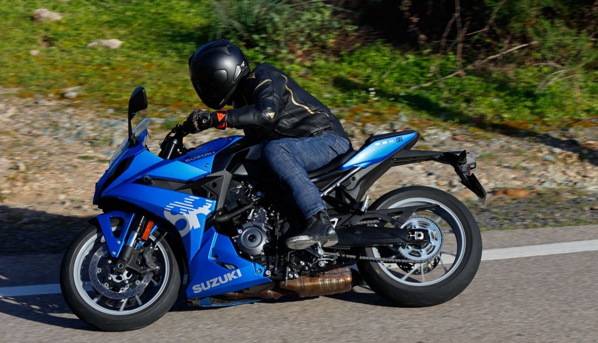 Suzuki GSX 8R 2024 Pepe Burgaleta Accion (10)