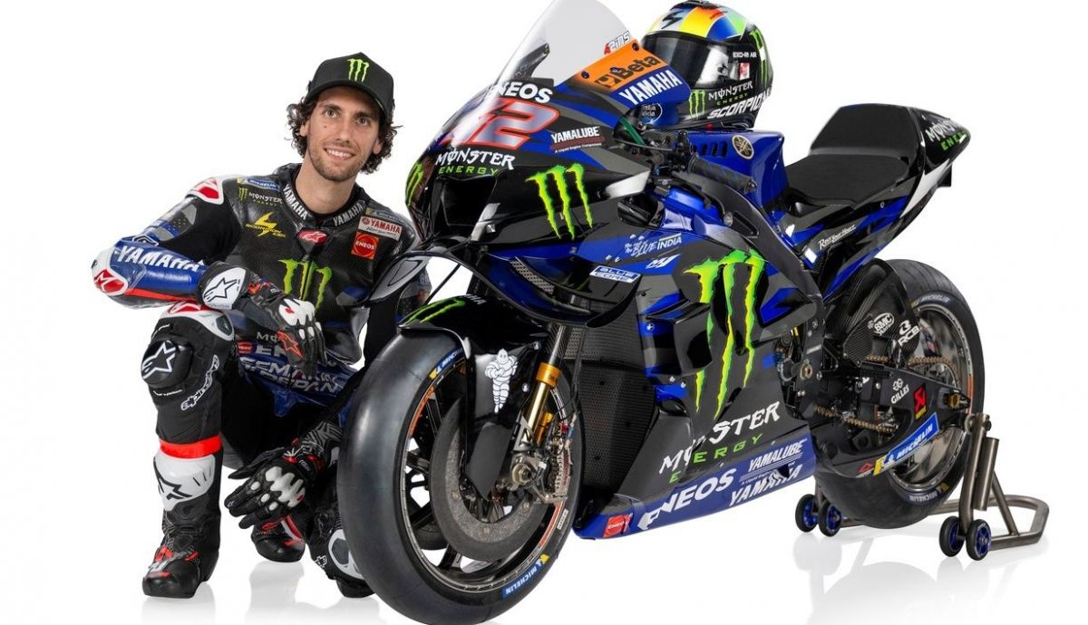 Álex Rins junto a la Yamaha YZR M1 del Monster Energy Yamaha que llevará en MotoGP 2024 Álex Rins junto a la Yamaha YZR M1 del Monster Energy Yamaha que llevará en MotoGP 2024