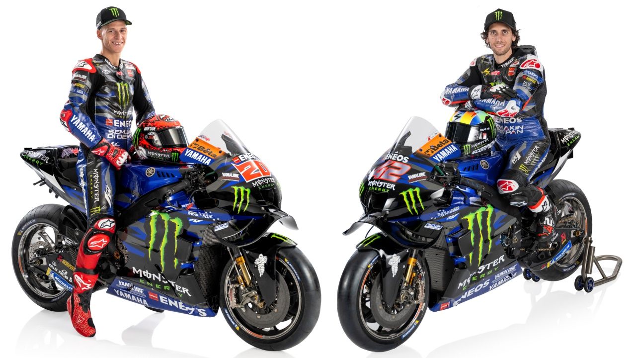 Fabio Quartararo y Álex Rins sobre las Yamaha YZR M1 del Monster Energy Yamaha que llevarán en MotoGP 2024
