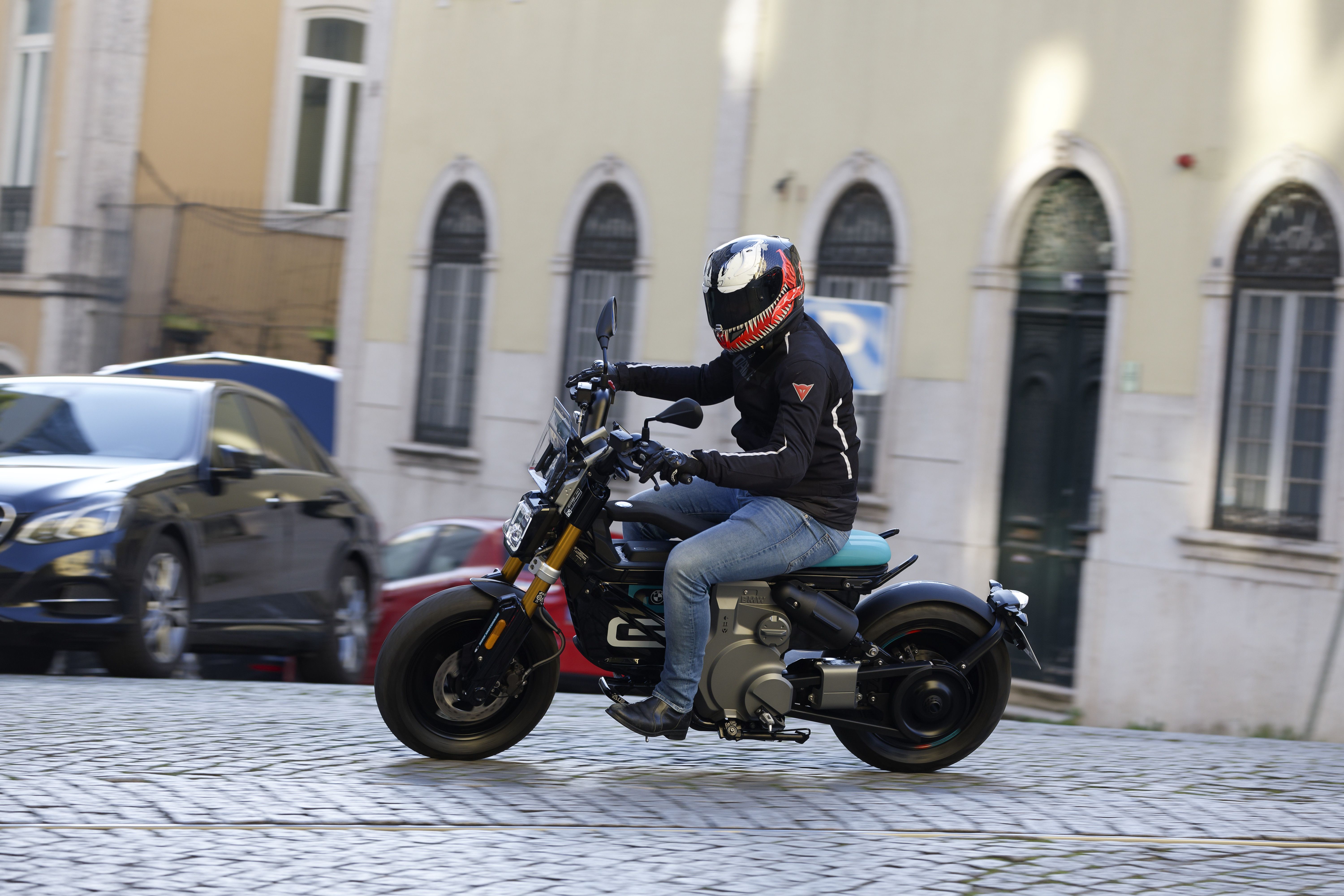 BMW CE 02 accion (13)