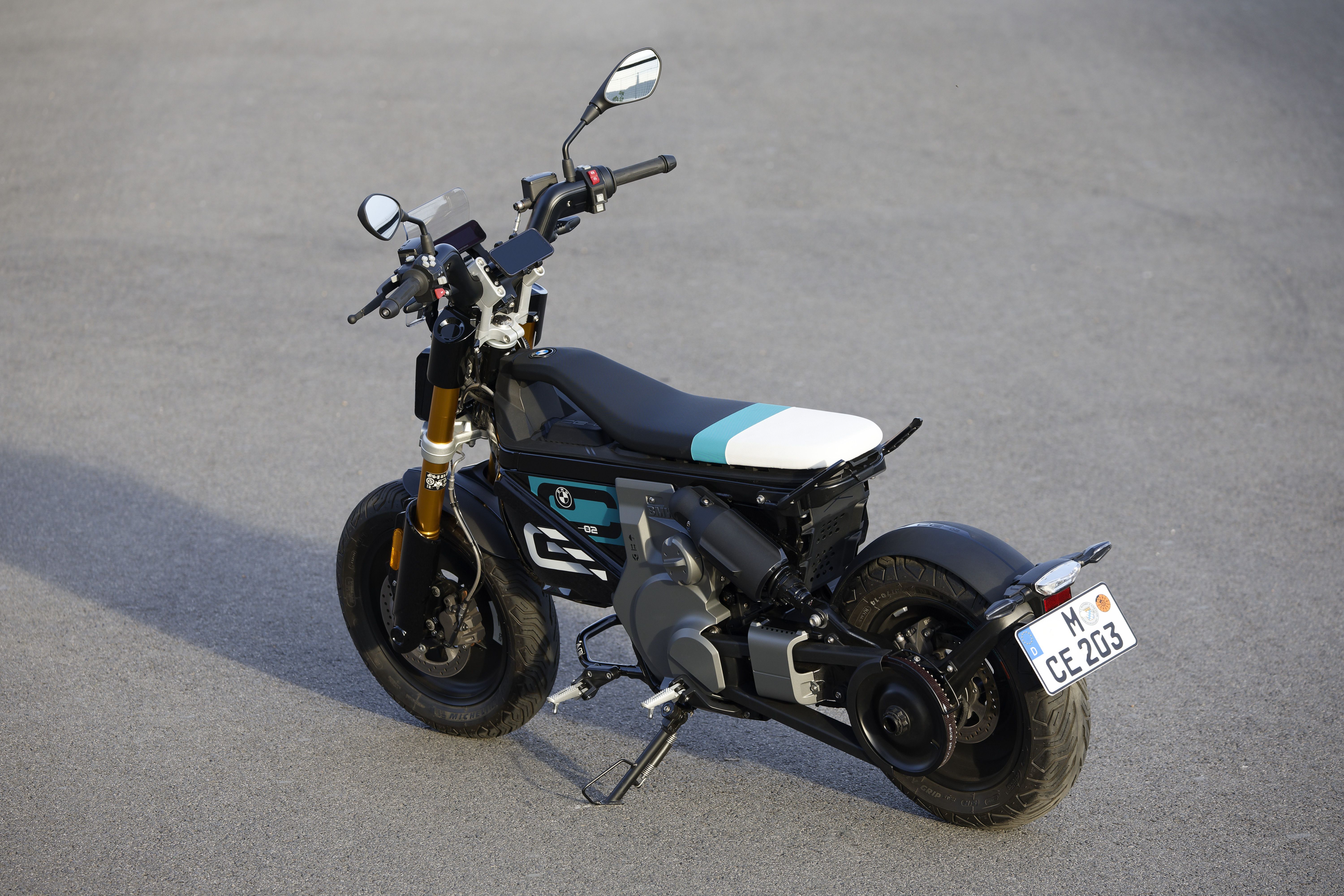 BMW CE 02 estatica (13)