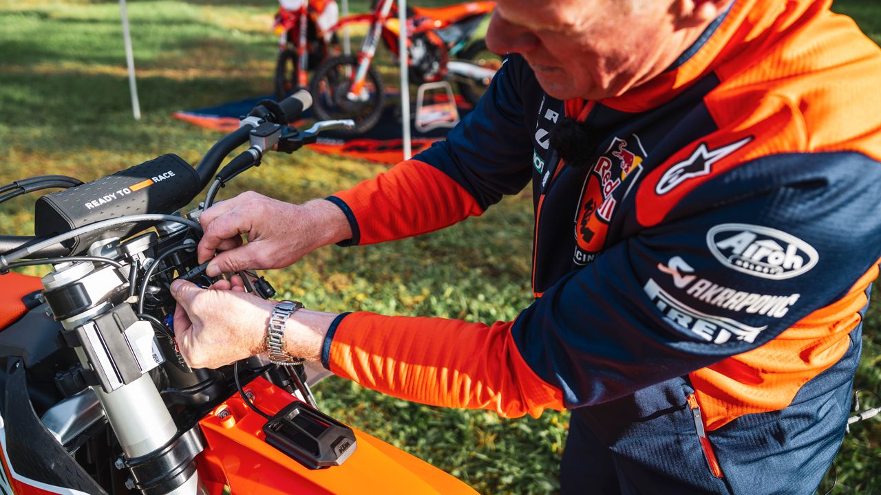 KTM CUO (Unidad de Conectividad Offroad)