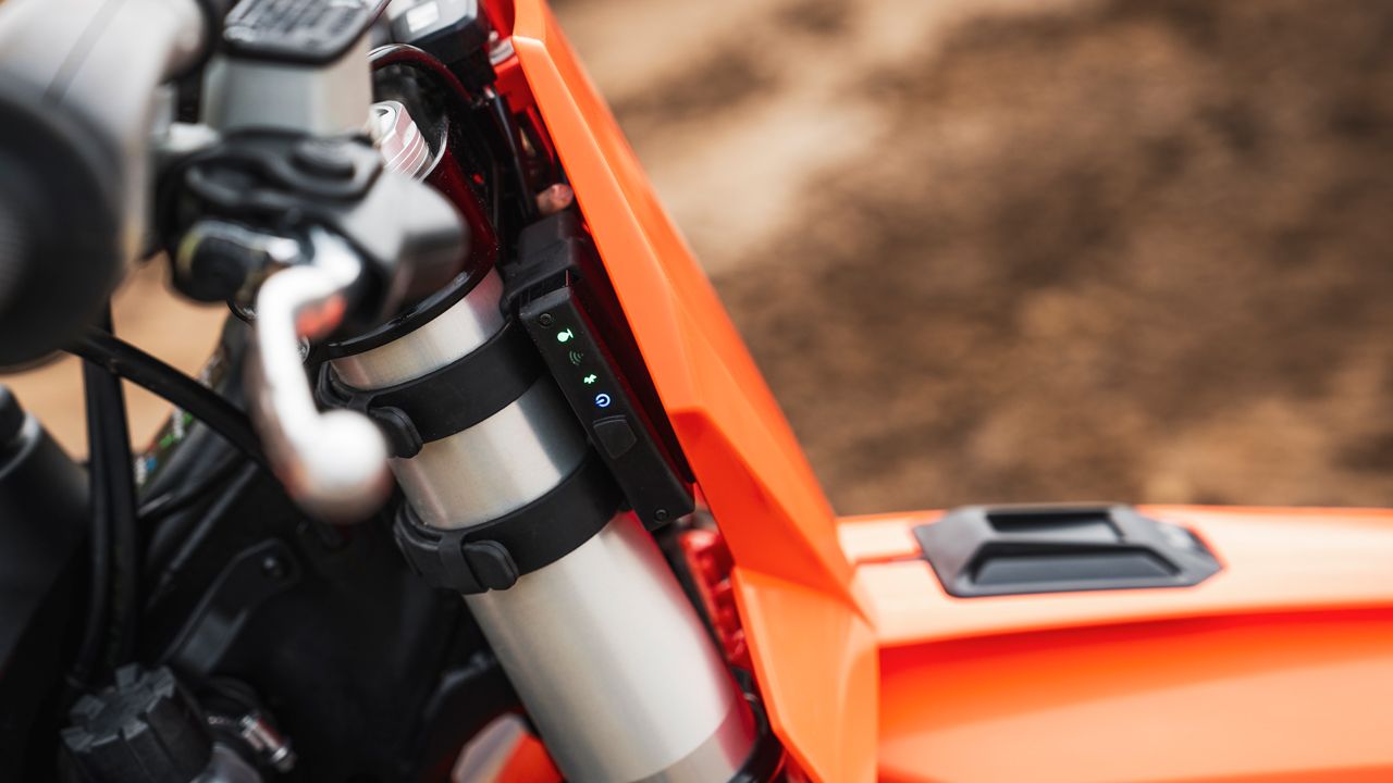 KTM CUO (Unidad de Conectividad Offroad)