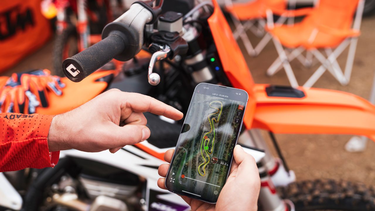 KTM CUO (Unidad de Conectividad Offroad) y APP KTMConnect