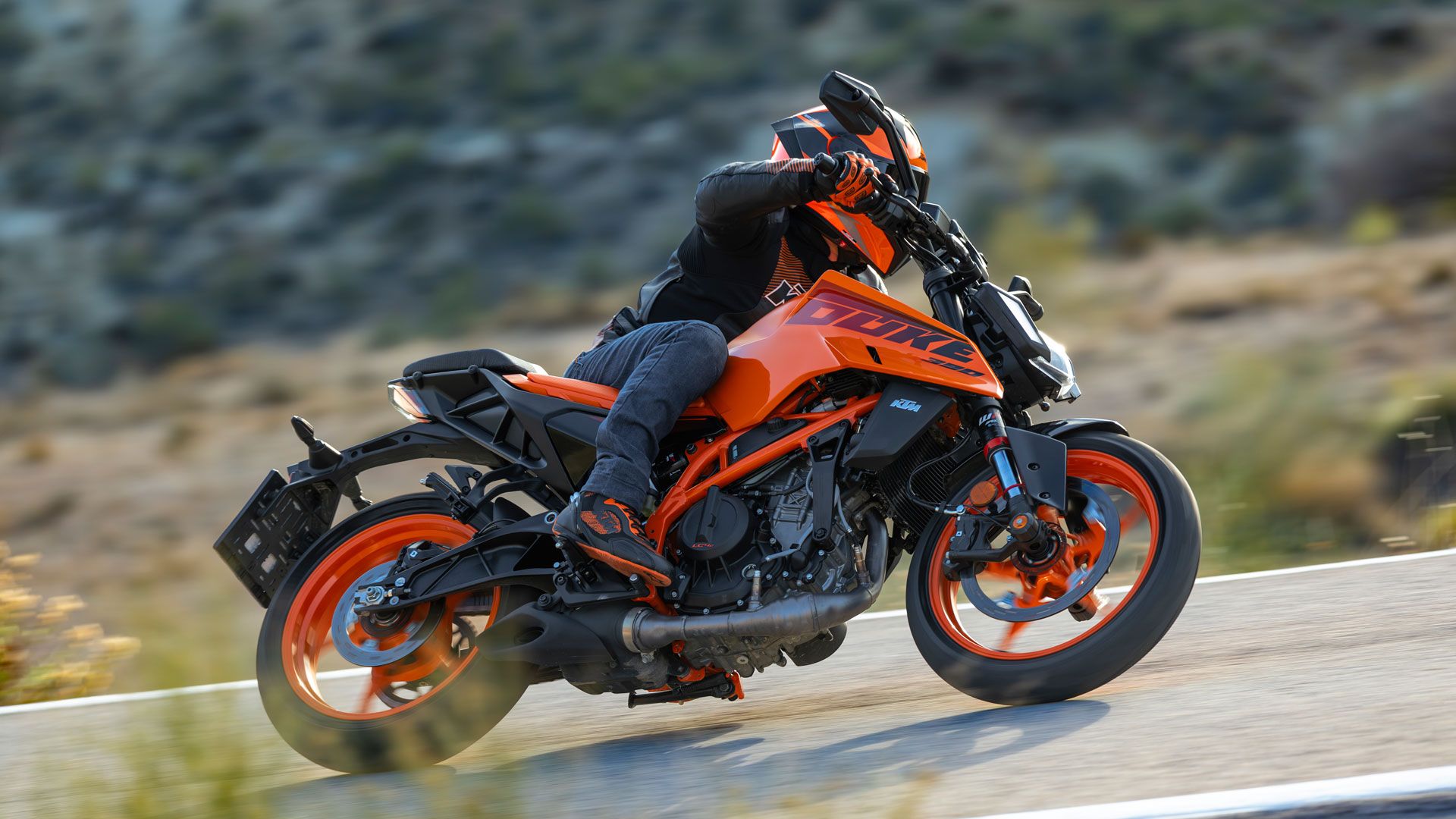 KTM 390 Duke 2024 Accion (2)