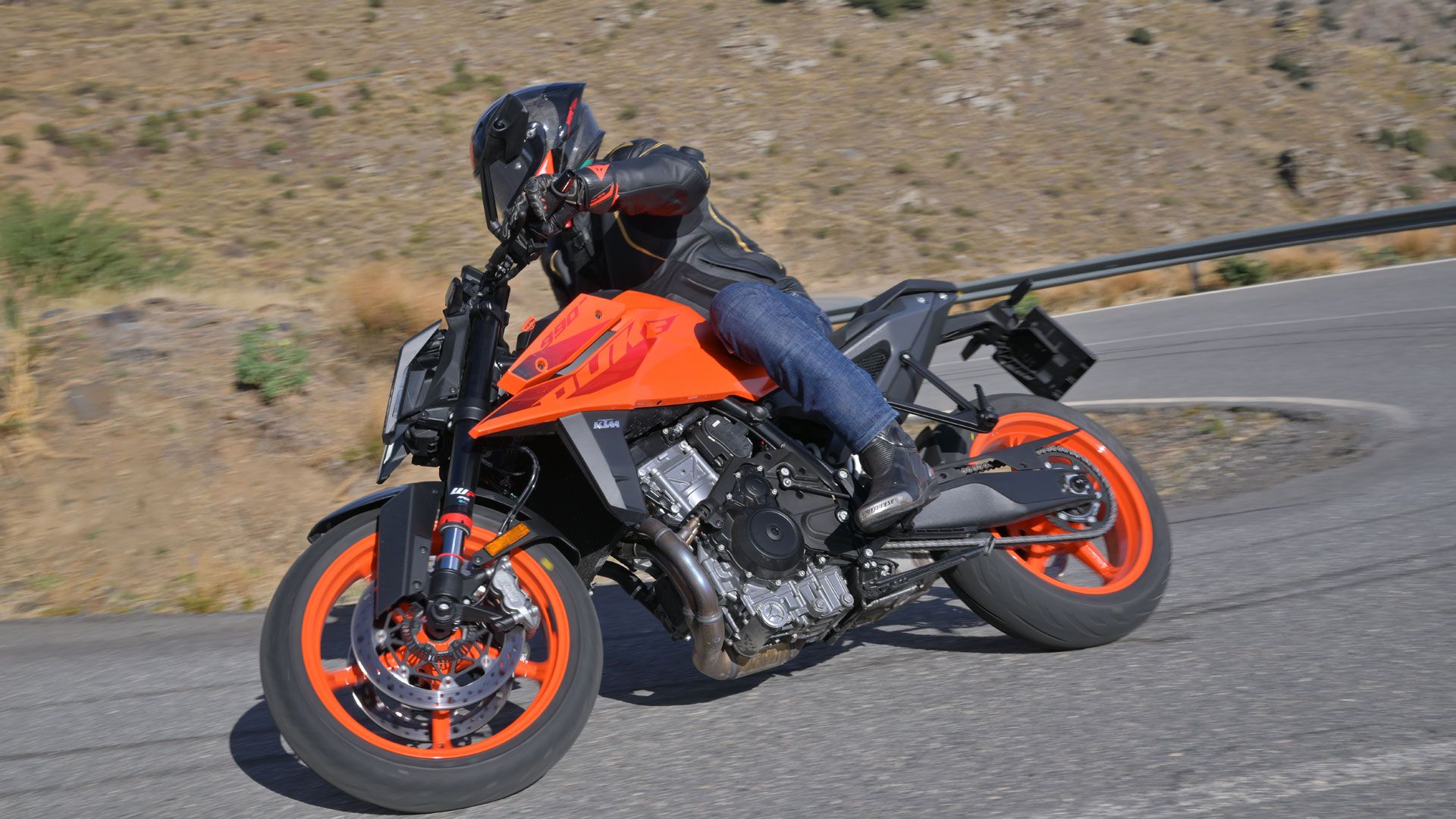 KTM 990 Duke 2024 Accion (15)