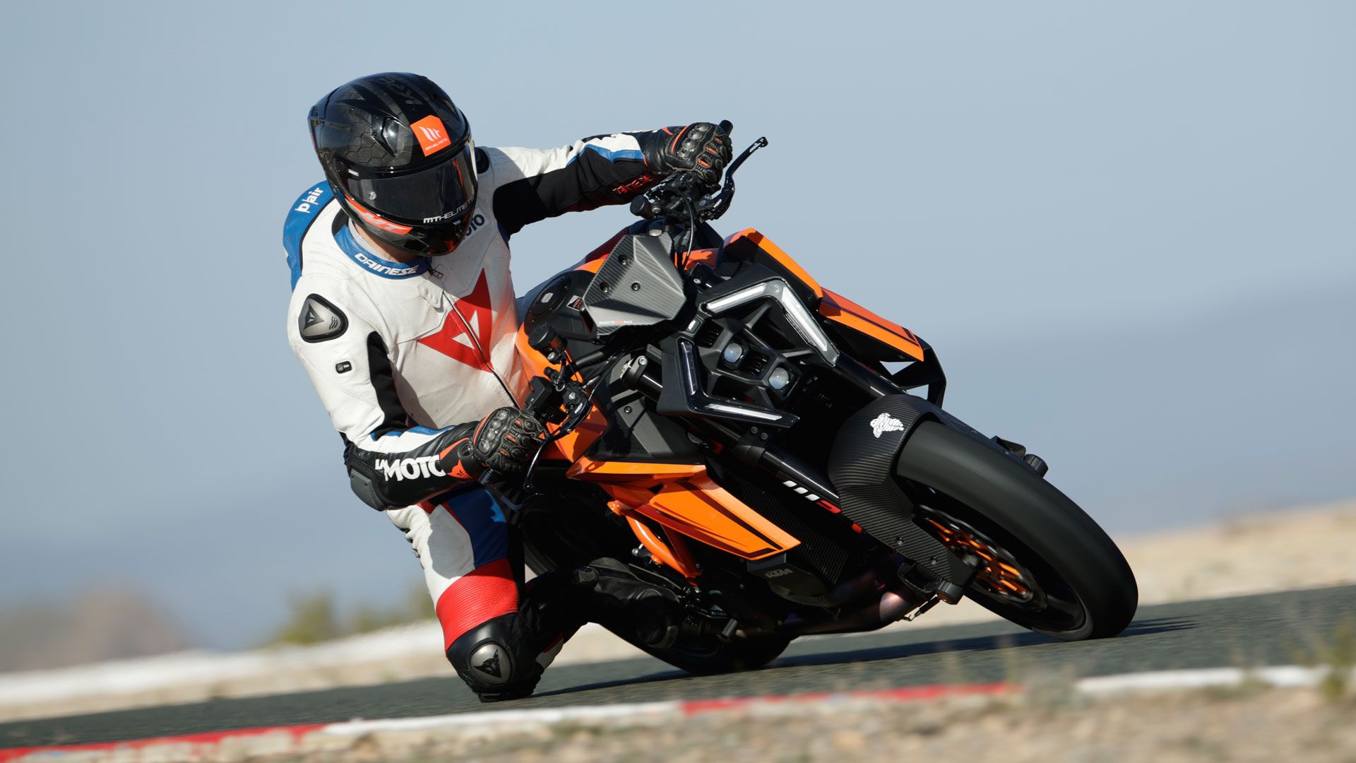 KTM 1390 2024 Accion (16)