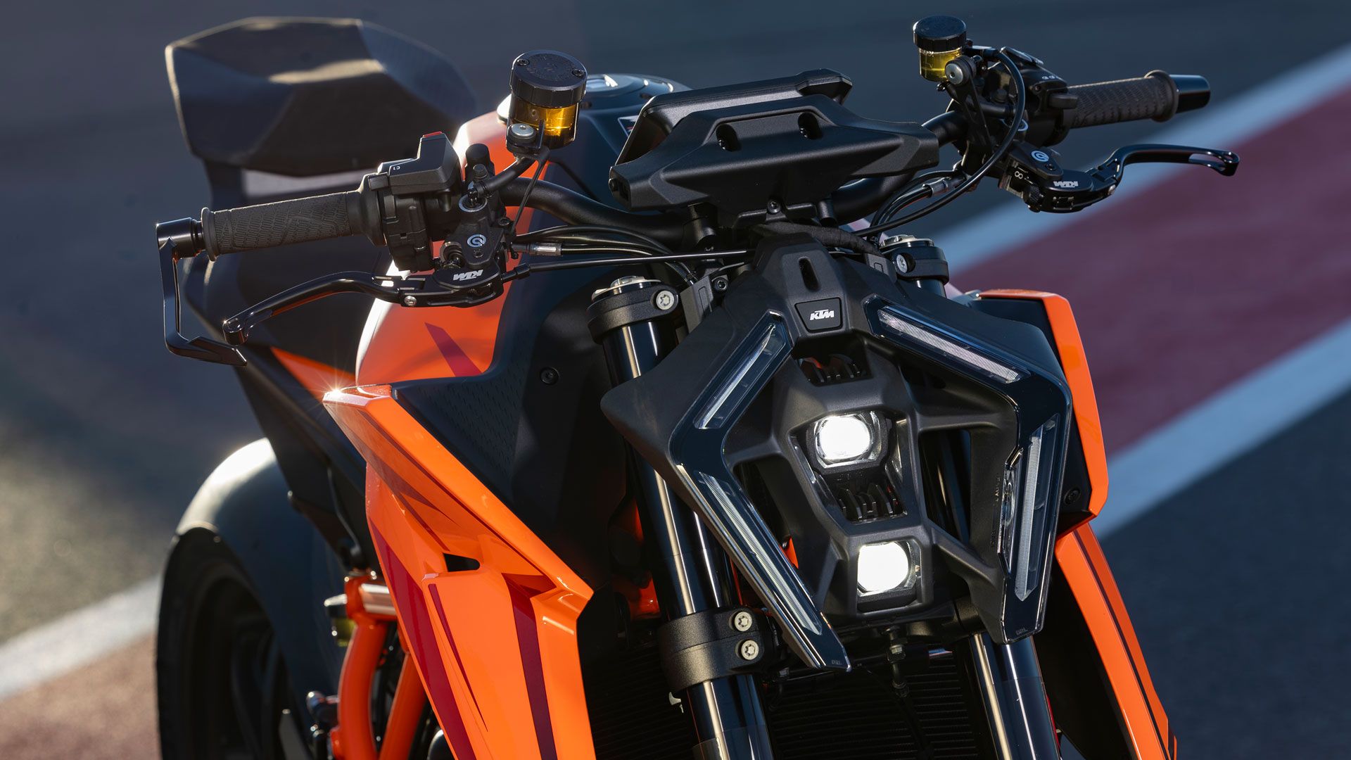 KTM 1390 Superduke 2024 Detalles (10)