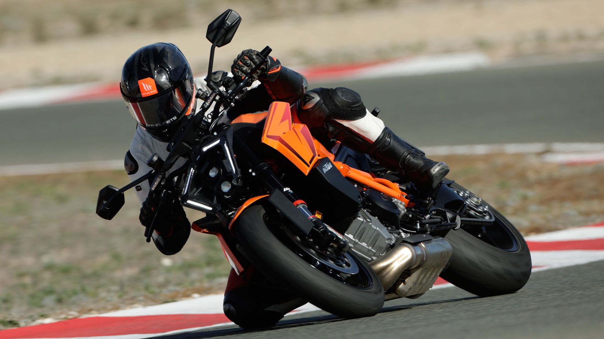 KTM 1390 2024 Accion (108)