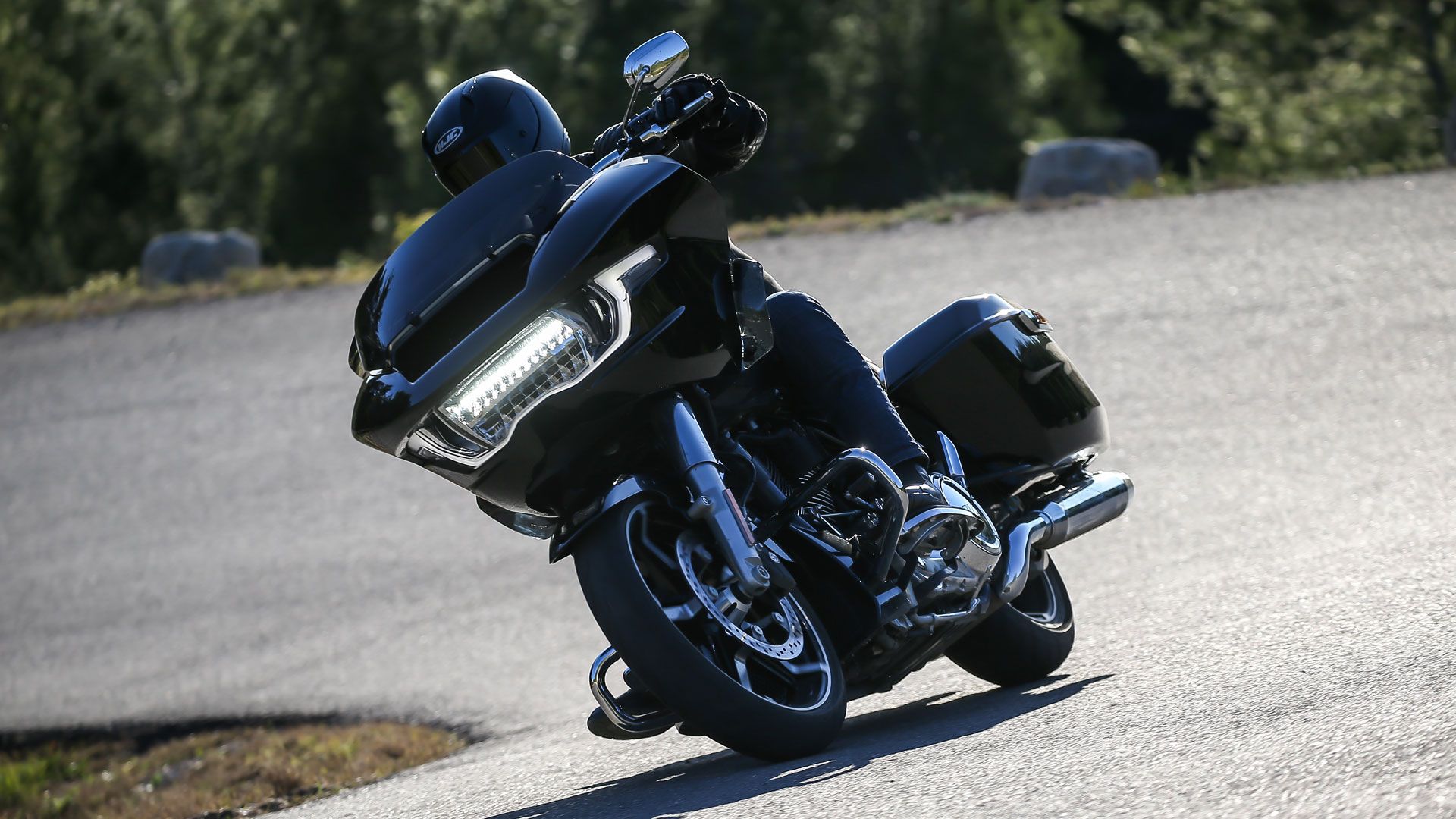 Harley Davidson FLTRX Road Glide 2024 Accion (4)