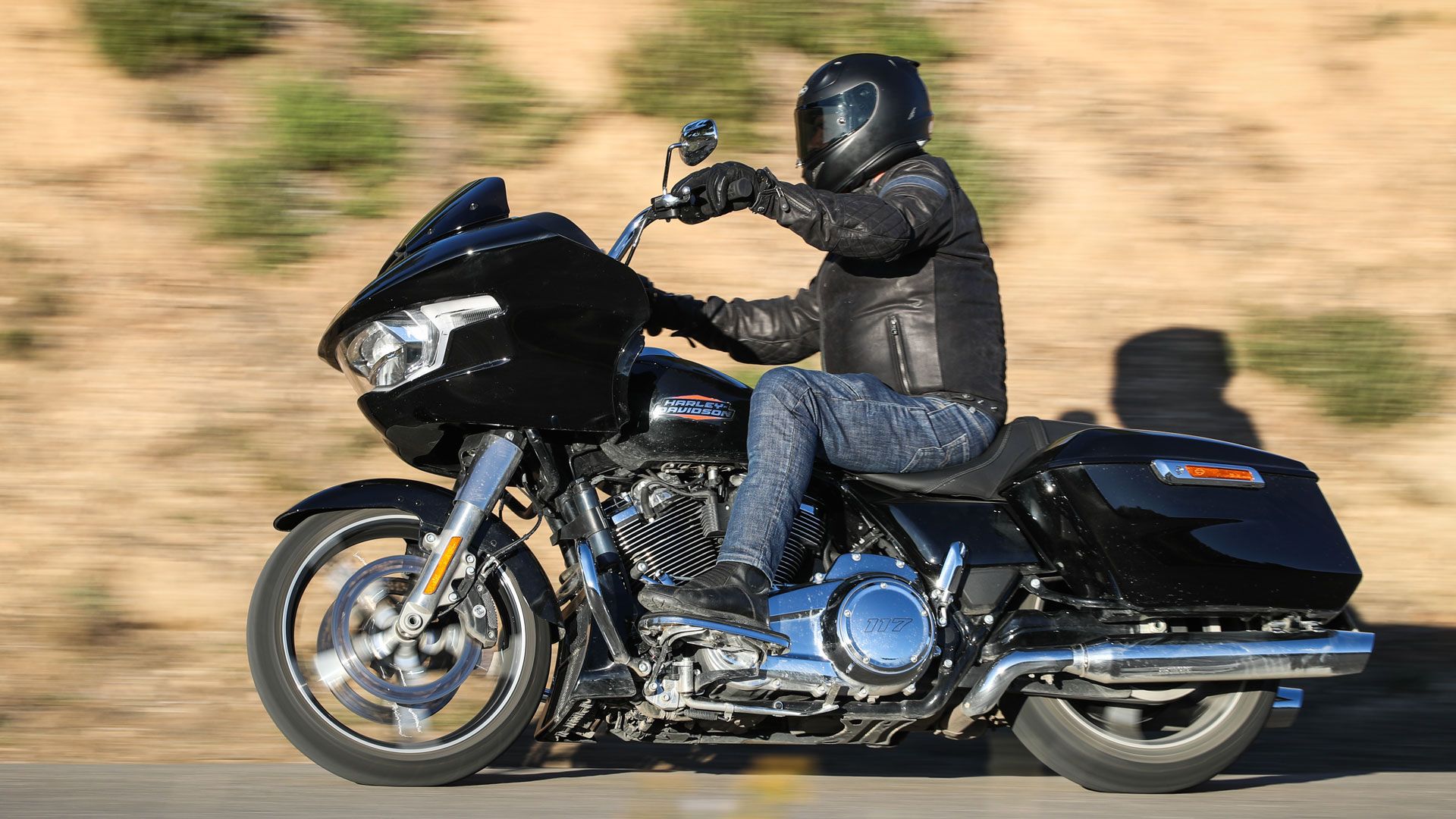 Harley Davidson FLTRX Road Glide 2024 Accion (14)