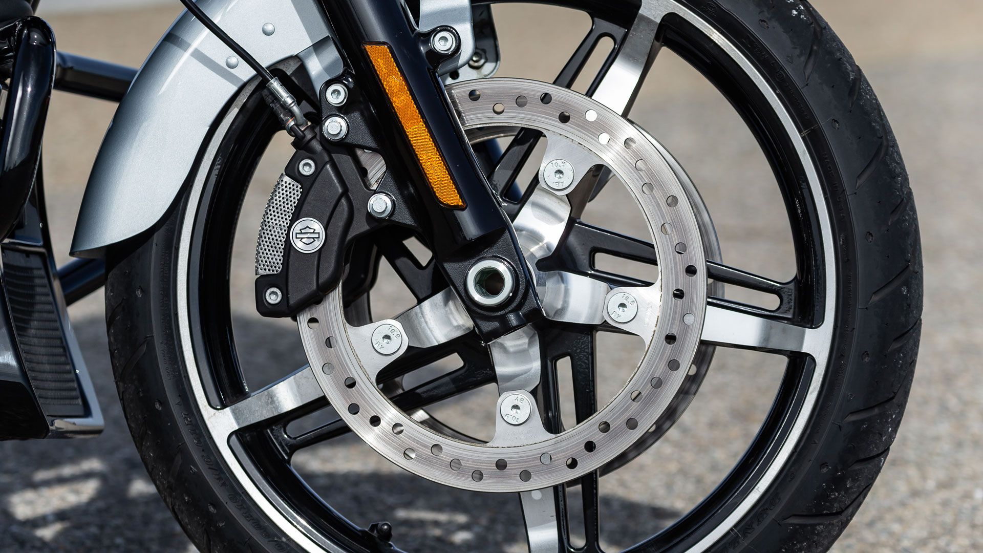 Harley Davidson FLTRX Road Glide 2024 Detalles (11)