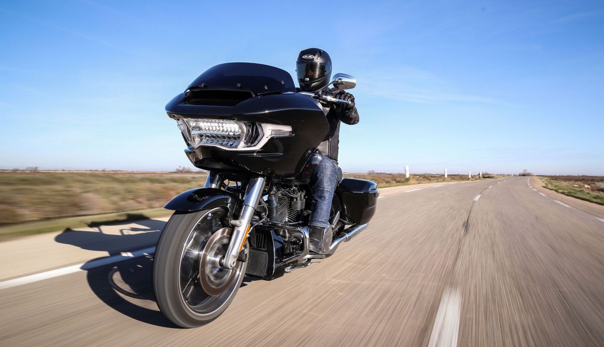 Harley Davidson FLTRX Road Glide 2024 Accion (15)