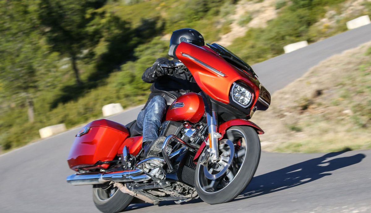 Harley Davidson FLHX Street Glide 2024 Accion (13)