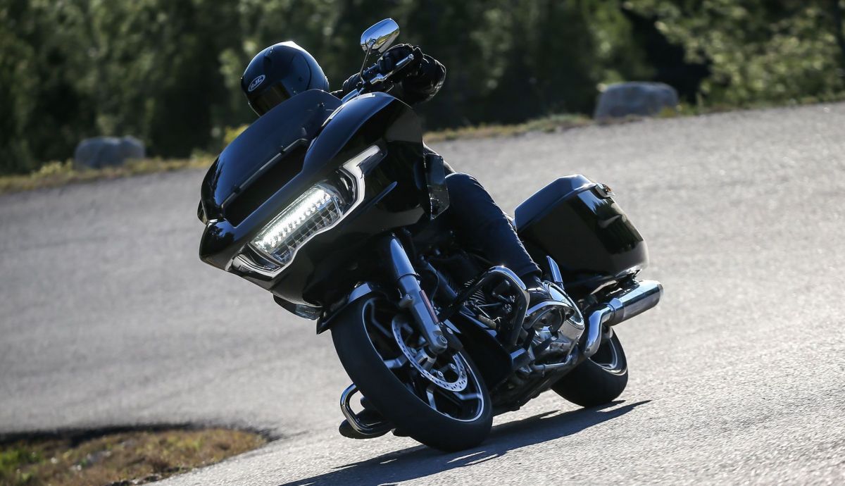 Harley Davidson FLTRX Road Glide 2024 Accion (4)