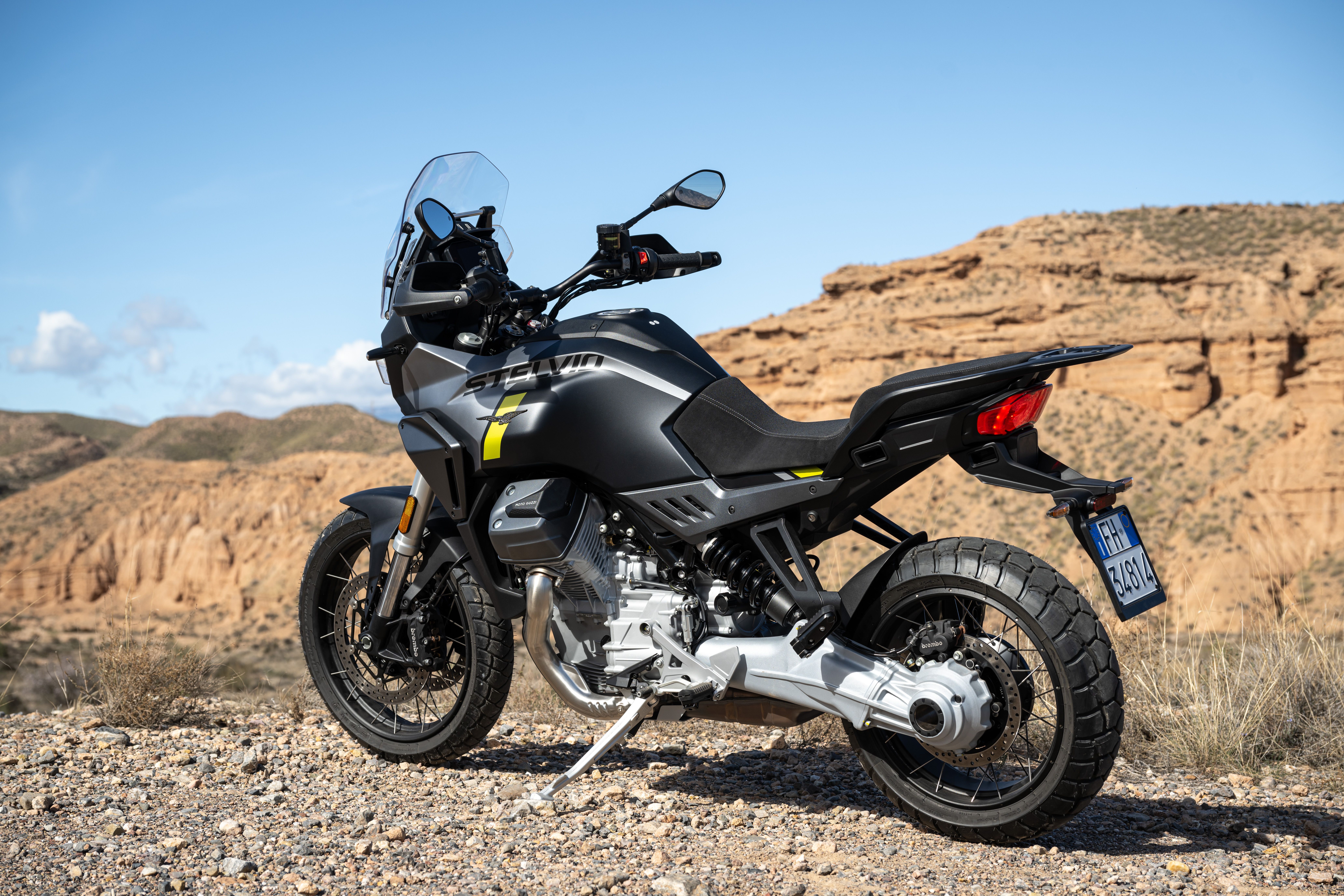 Moto Guzzi Stelvio 2024