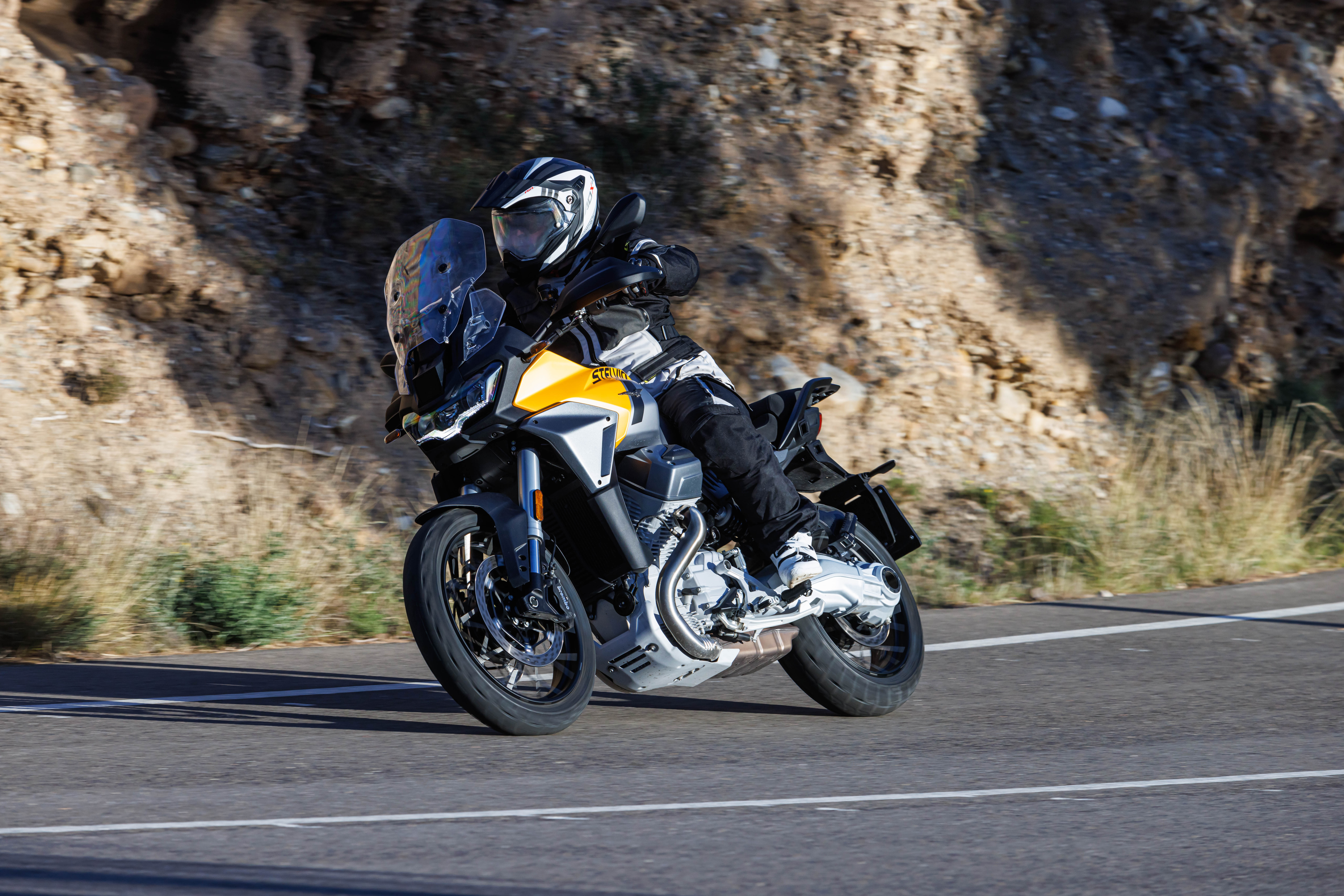 Moto Guzzi Stelvio 2024