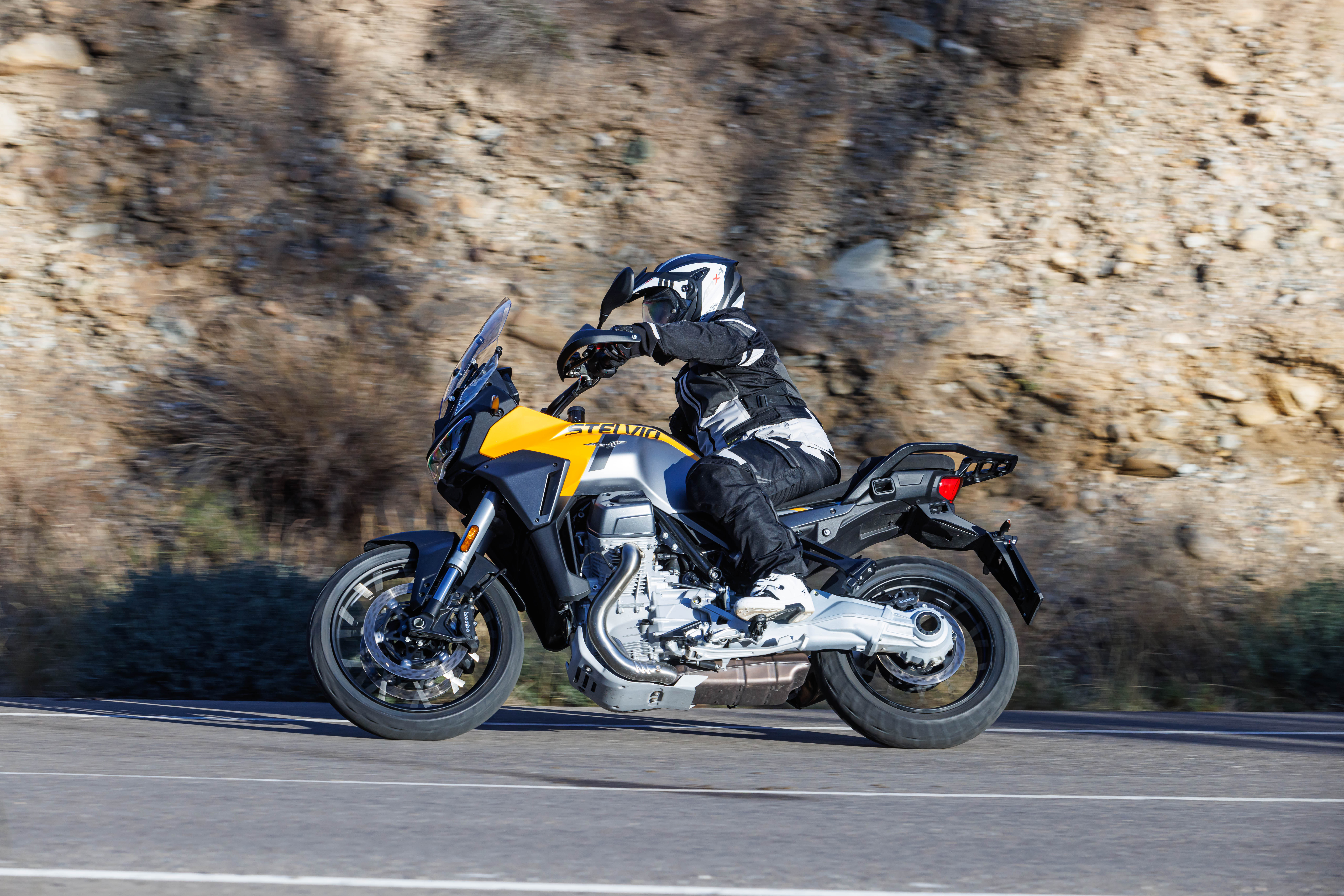 Moto Guzzi Stelvio 2024