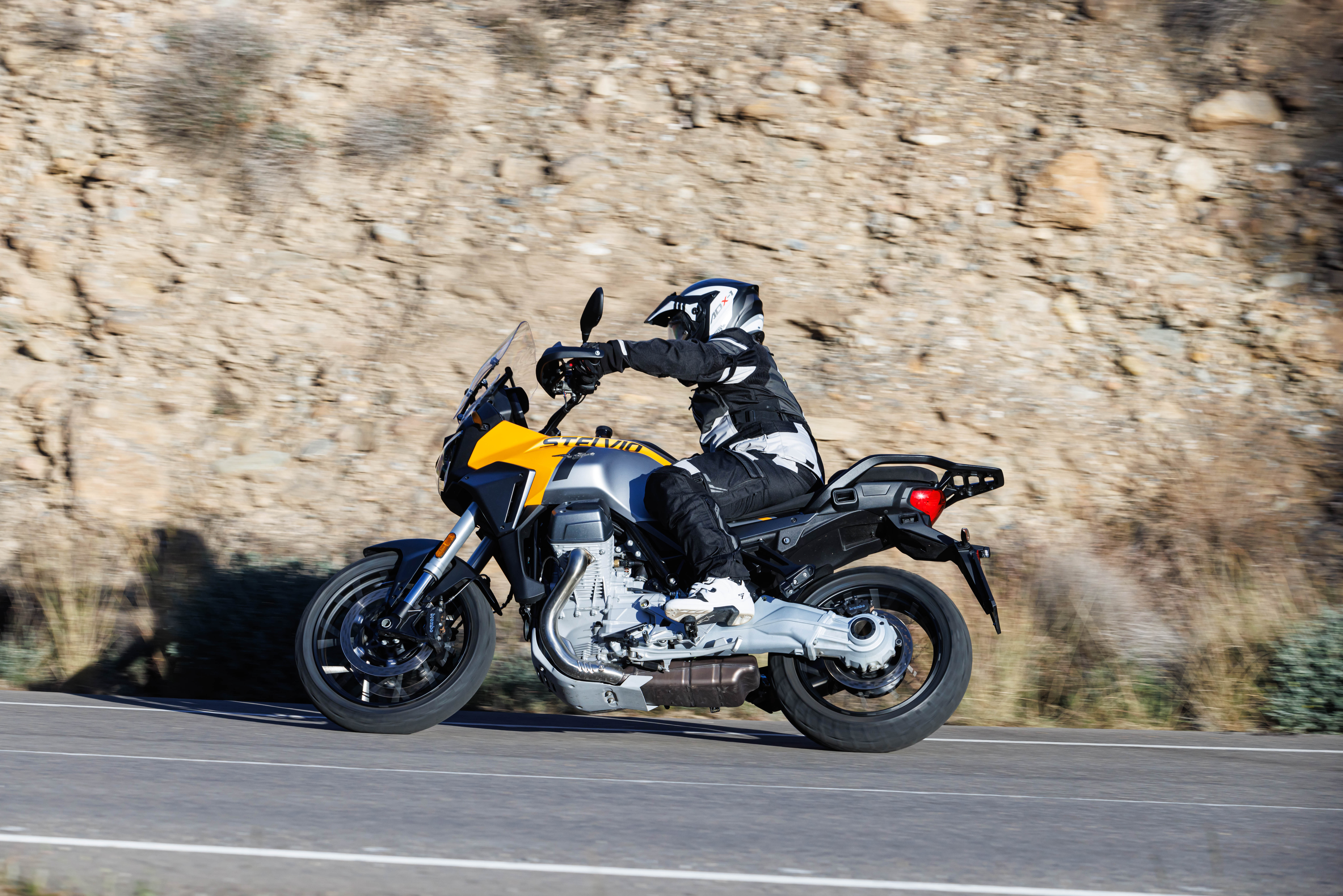 Moto Guzzi Stelvio 2024