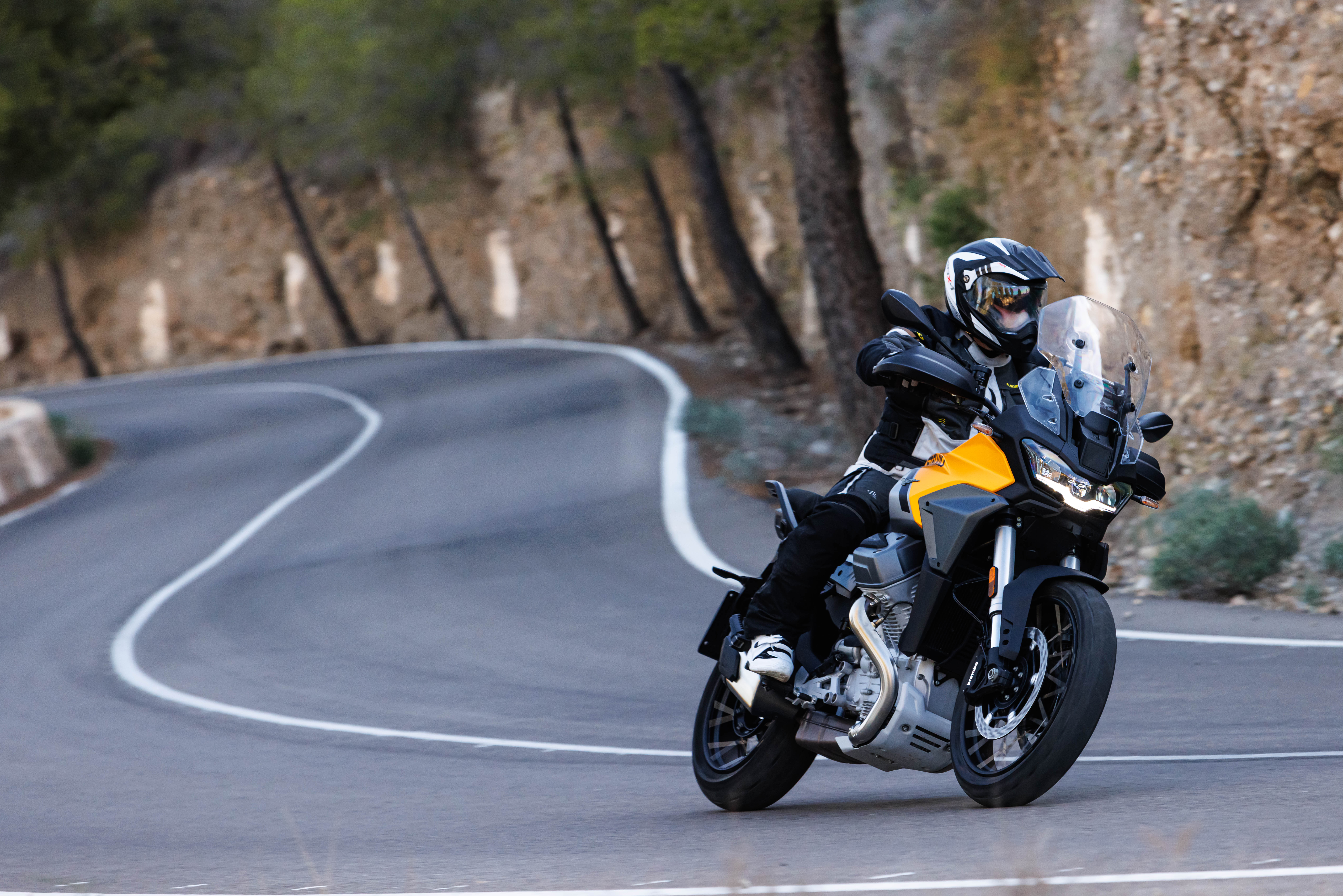 Moto Guzzi Stelvio 2024