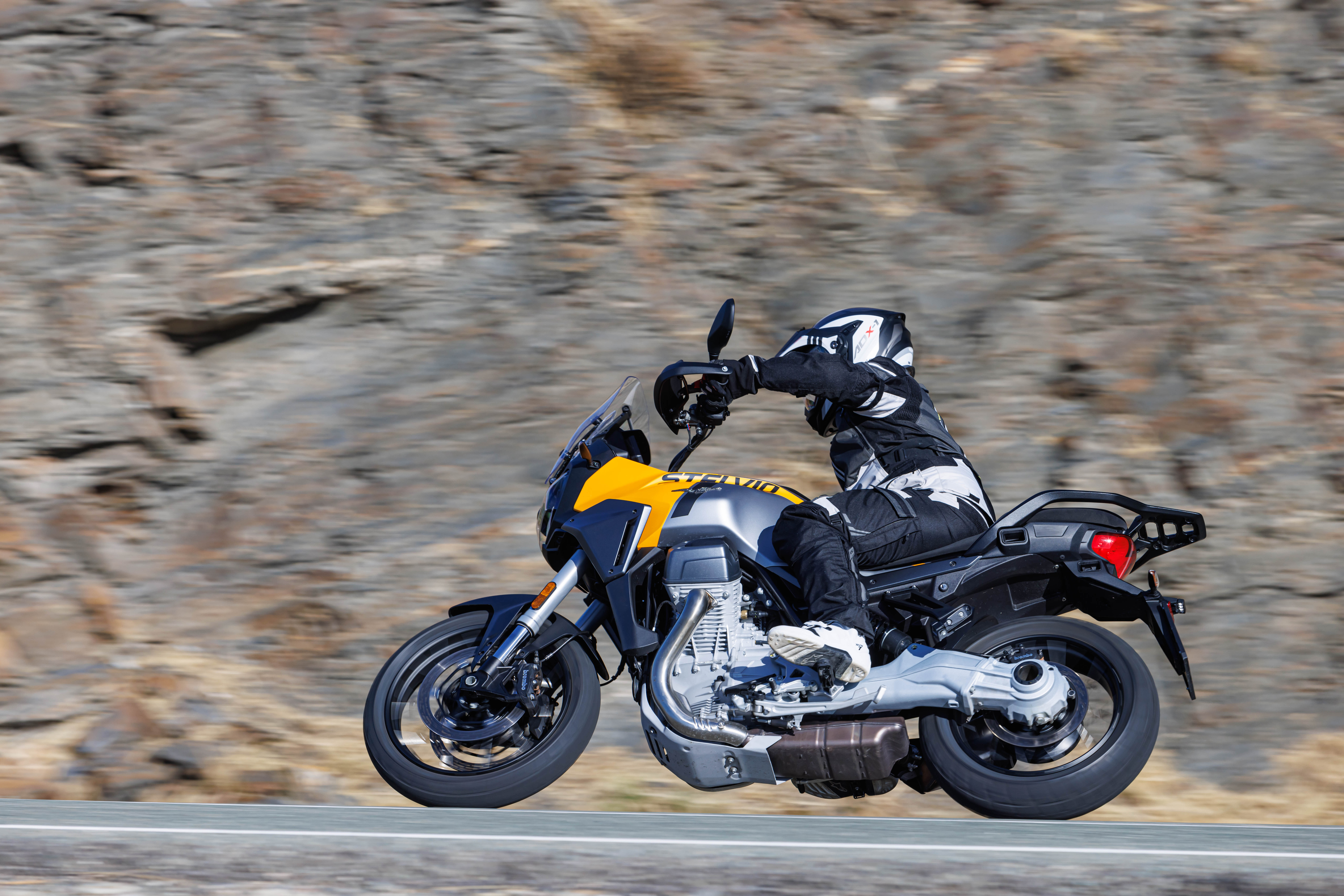 Moto Guzzi Stelvio 2024