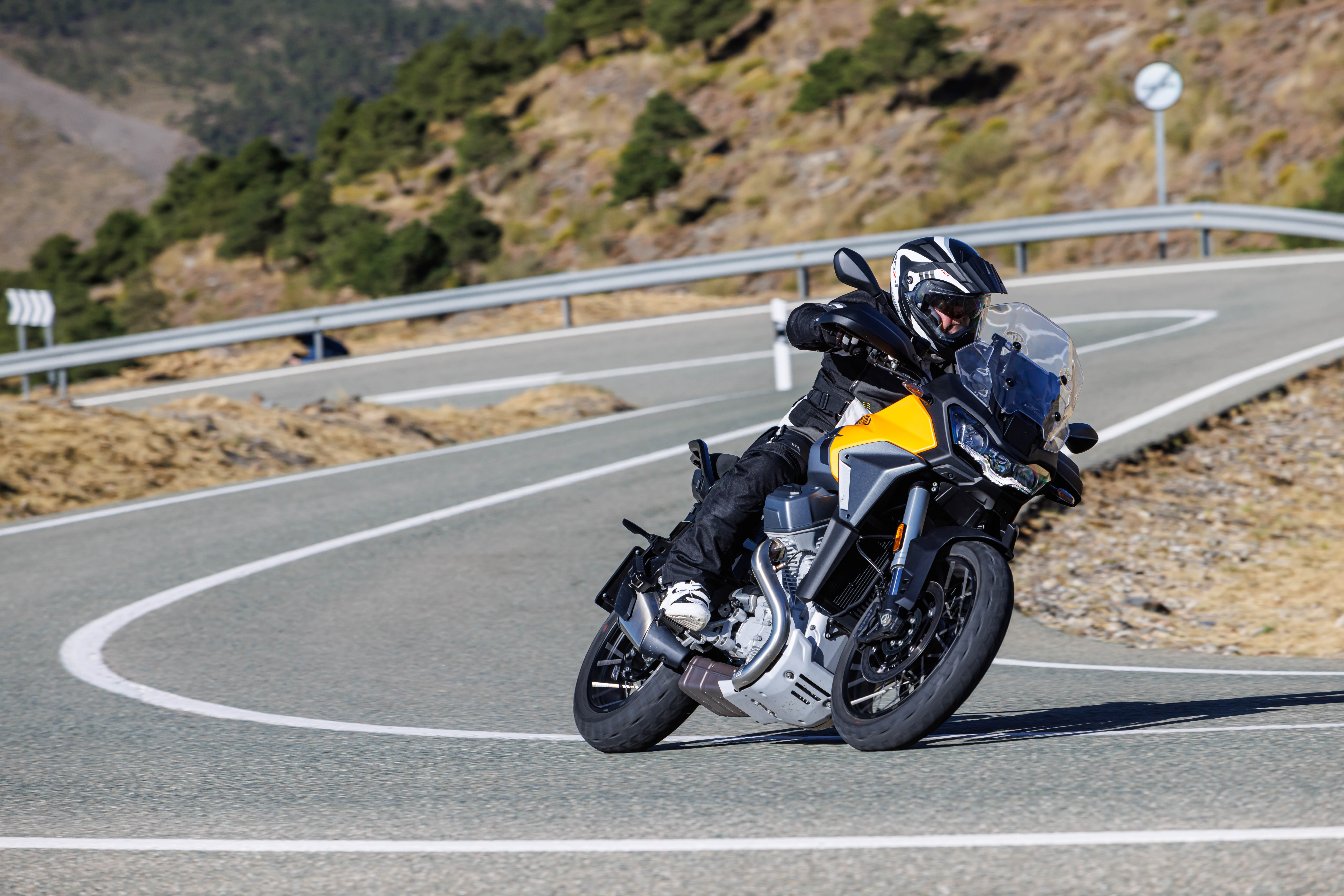 Moto Guzzi Stelvio 2024