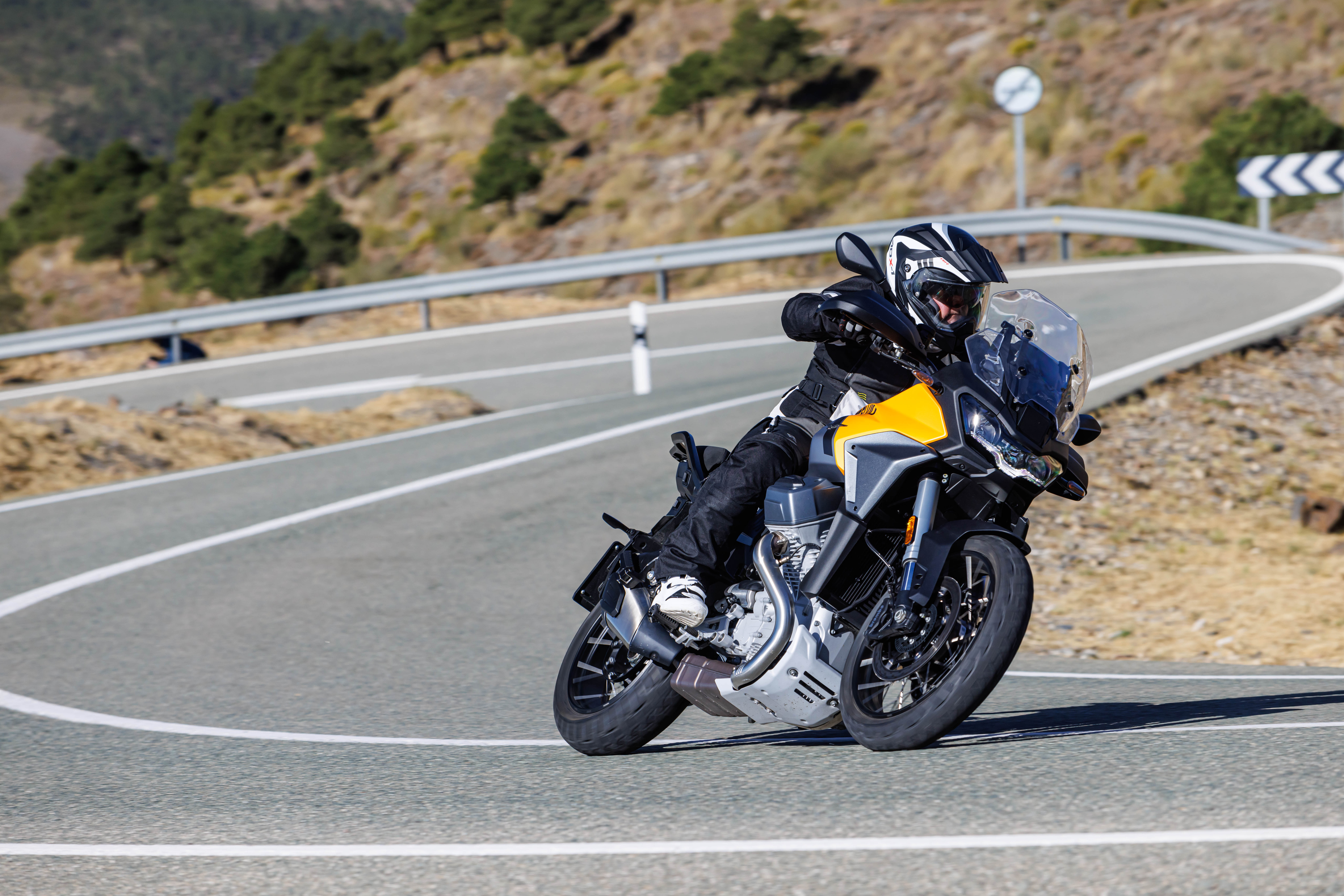 Moto Guzzi Stelvio 2024