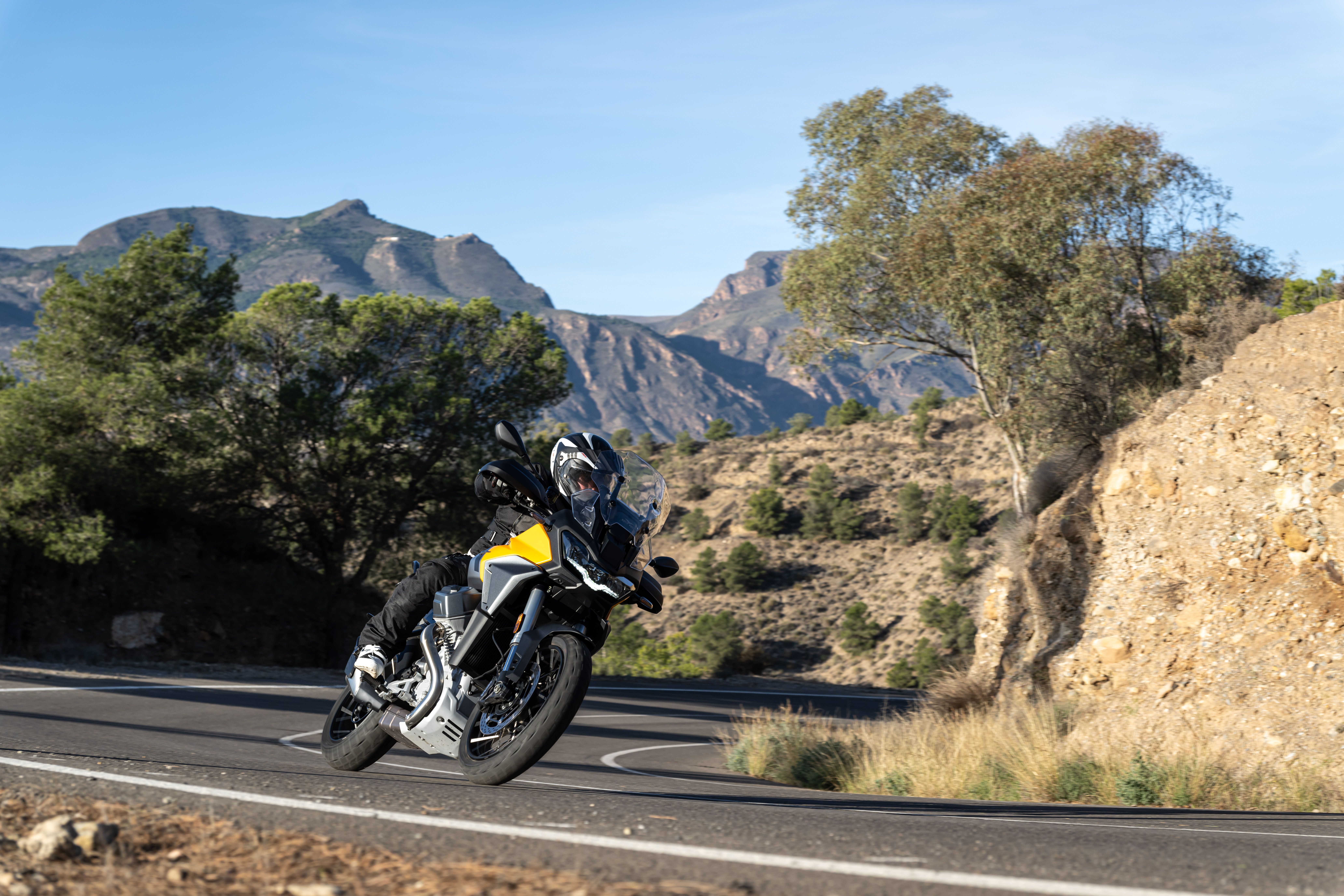 Moto Guzzi Stelvio 2024