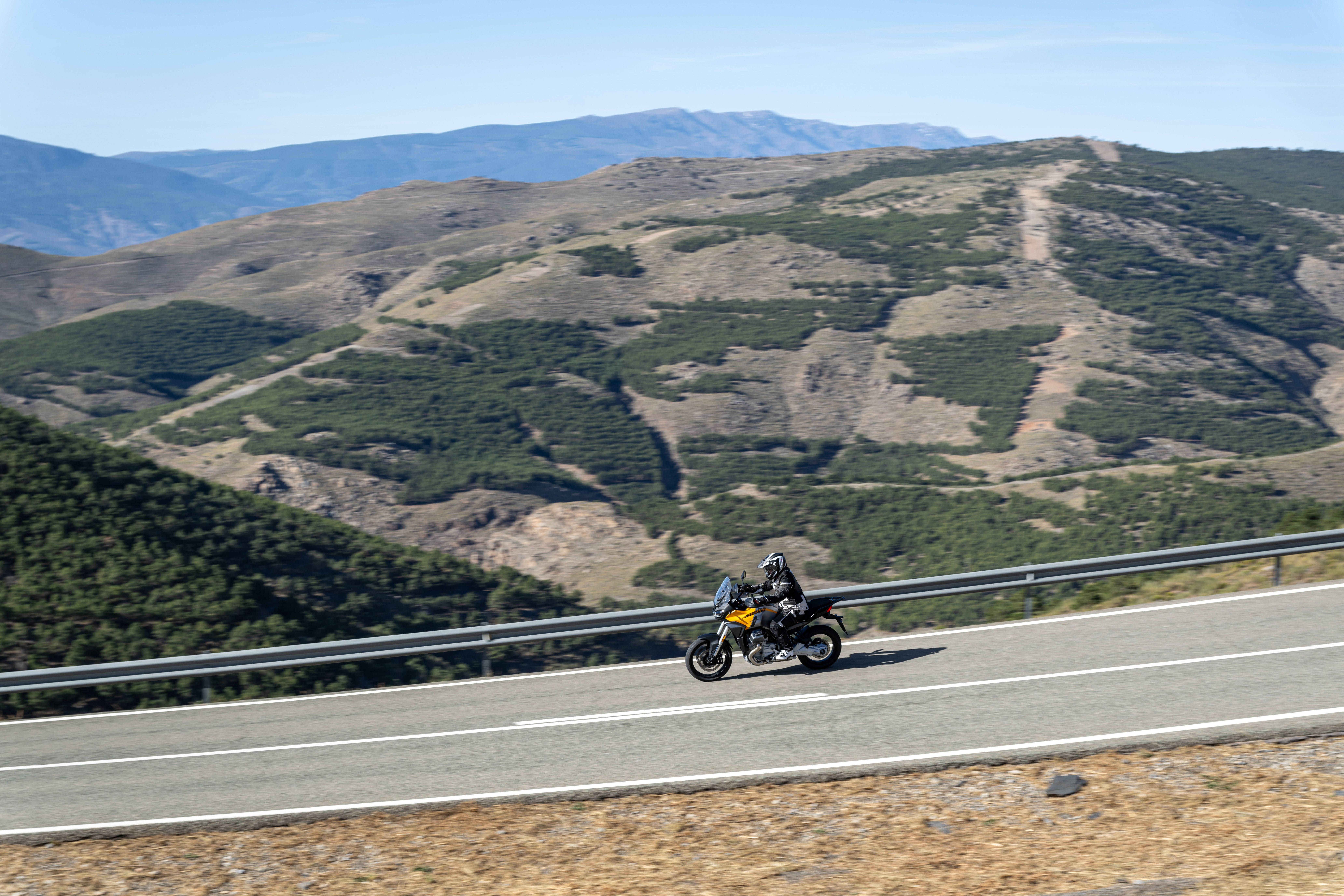 Moto Guzzi Stelvio 2024