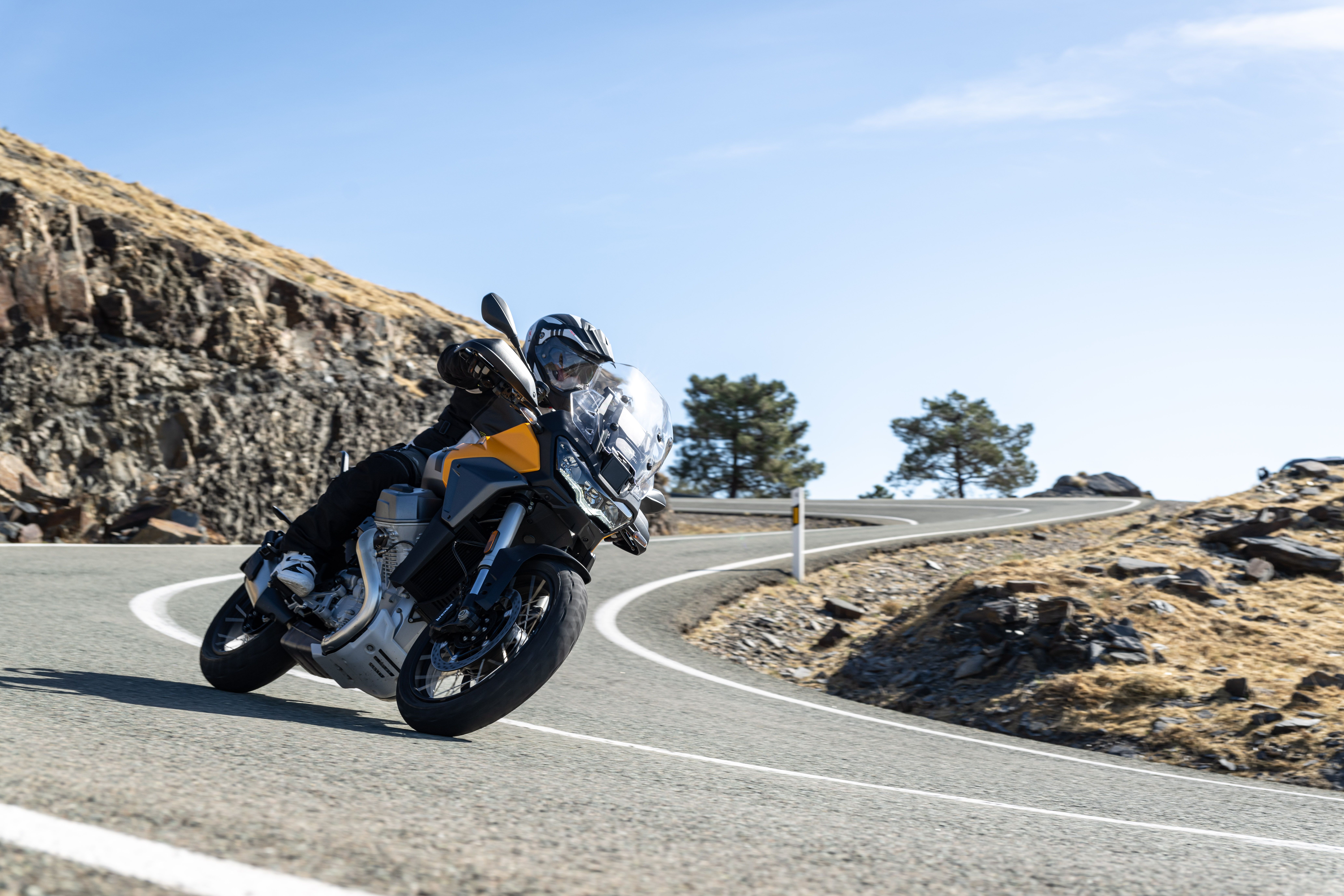 Moto Guzzi Stelvio 2024