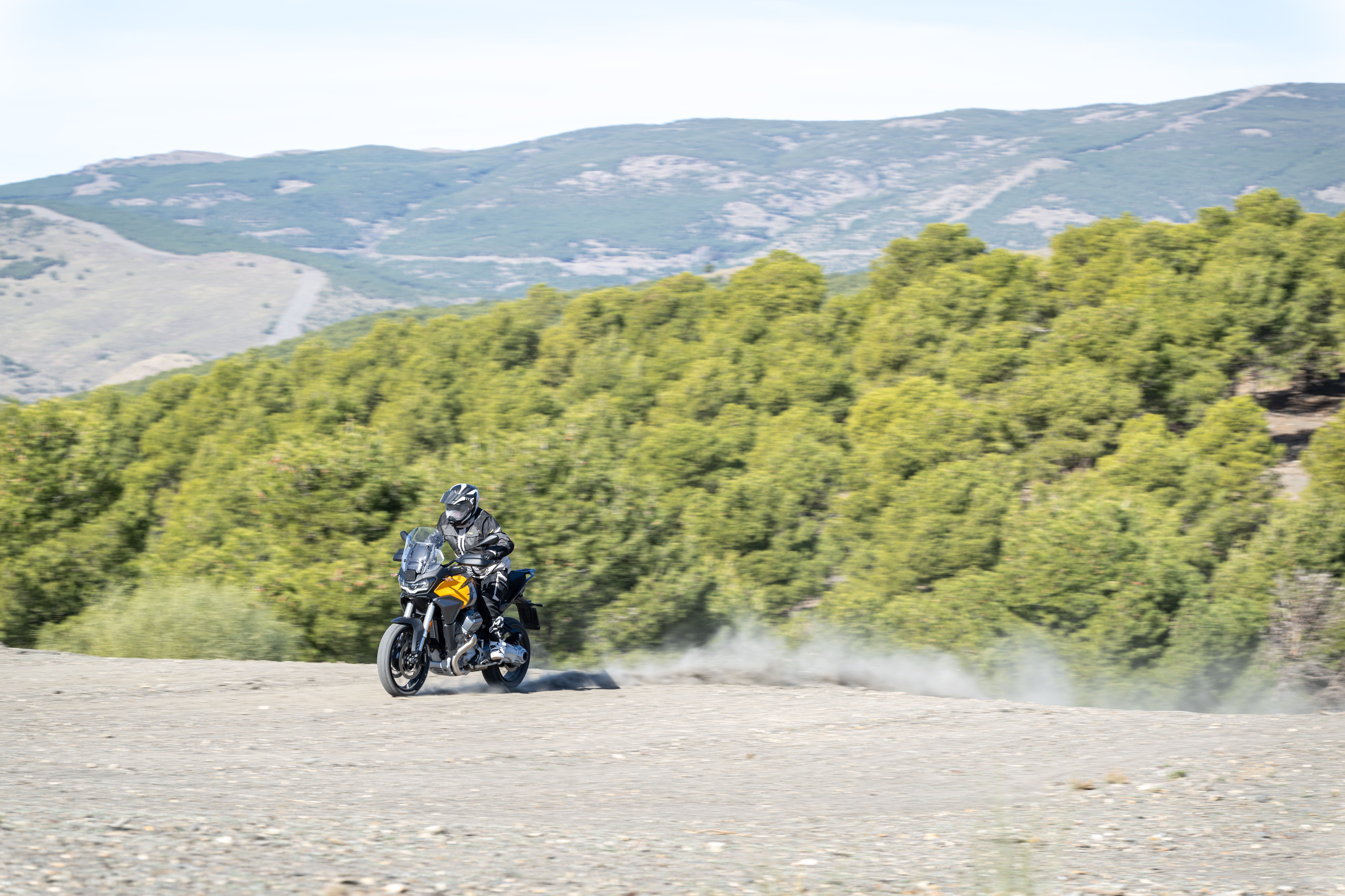 Moto Guzzi Stelvio 2024