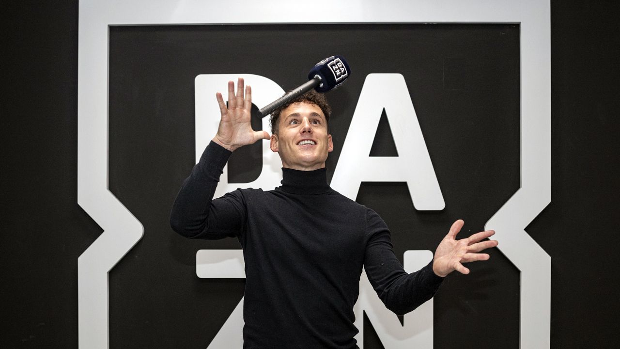 Pol Espargaró se estrenará en Qatar como presentador de DAZN en el Mundial de MotoGP.
