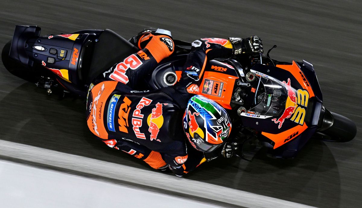 Brad Binder no ha estado lejos de la cabeza con la KTM en el test de MotoGP Qatar 2024 Brad Binder no ha estado lejos de la cabeza con la KTM en el test de MotoGP Qatar 2024