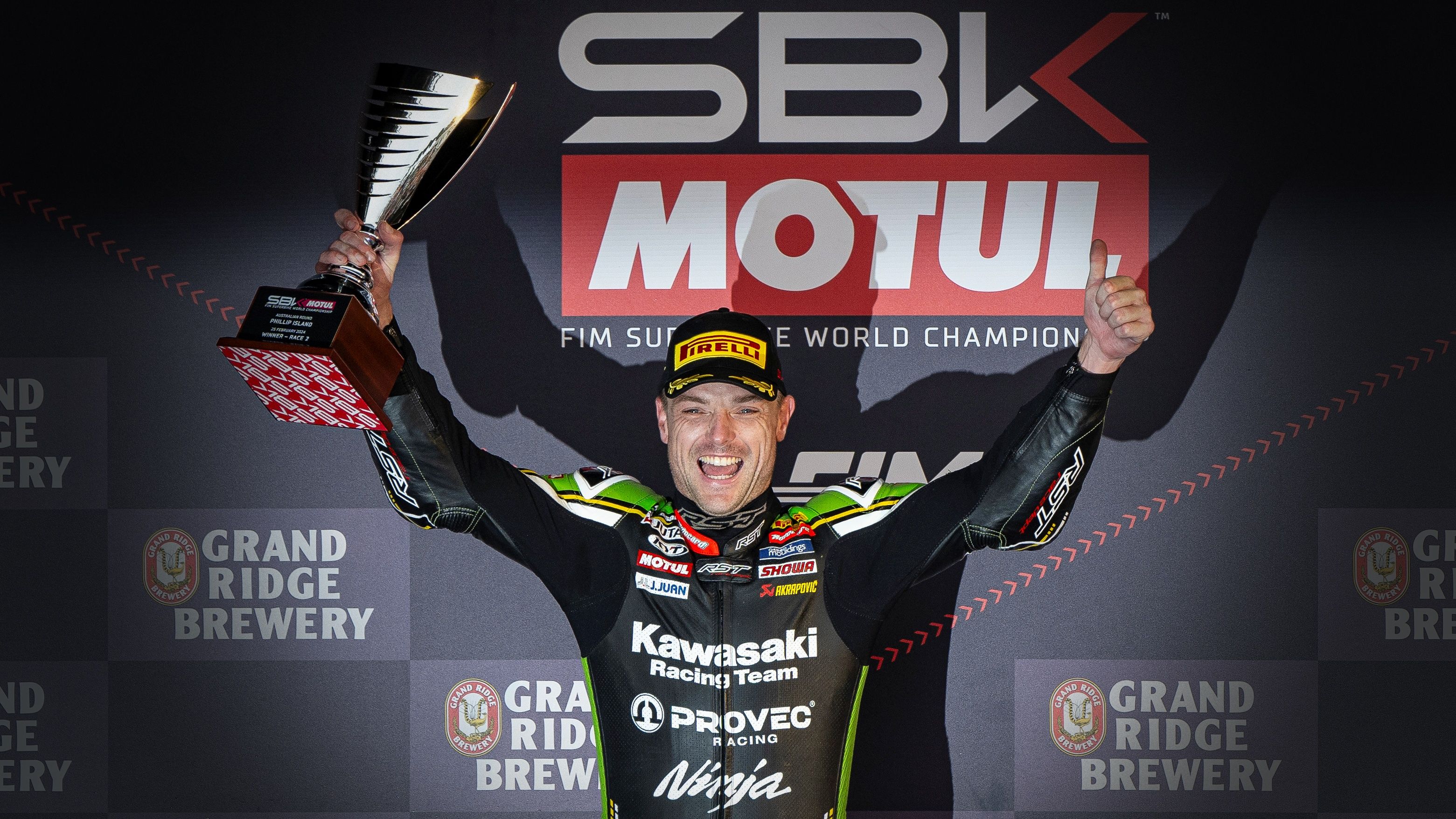 Alex Lowes vivió su mejor día en el Mundial de Superbike