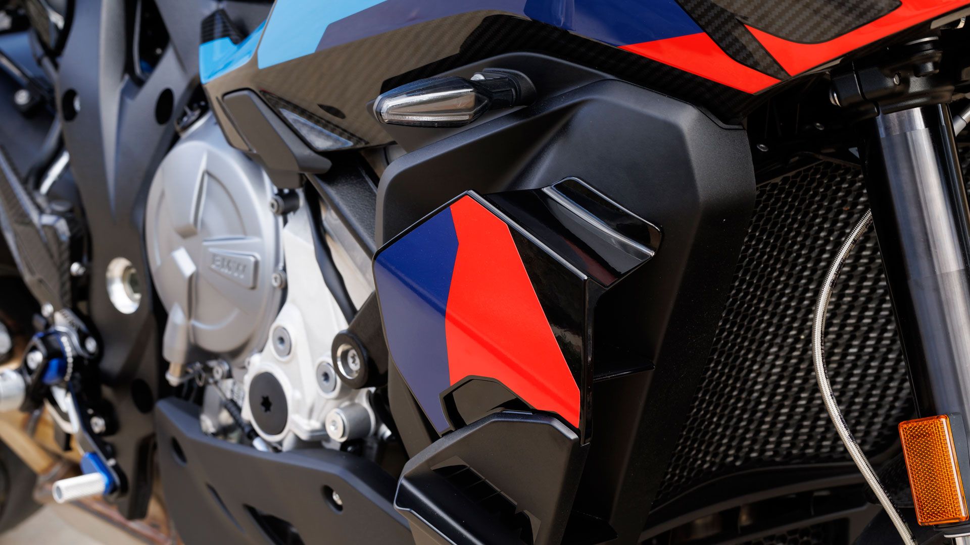 BMW M 1000 XR 2024 Detalles (25)