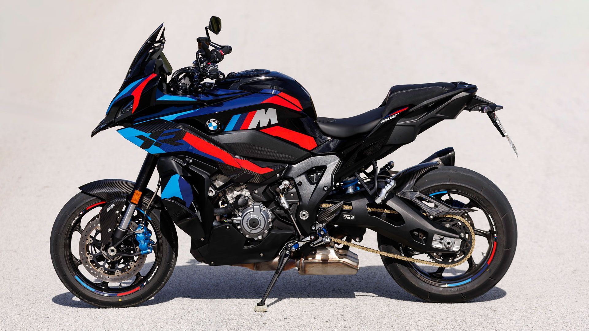 BMW M 1000 XR 2024 Estatica (7)