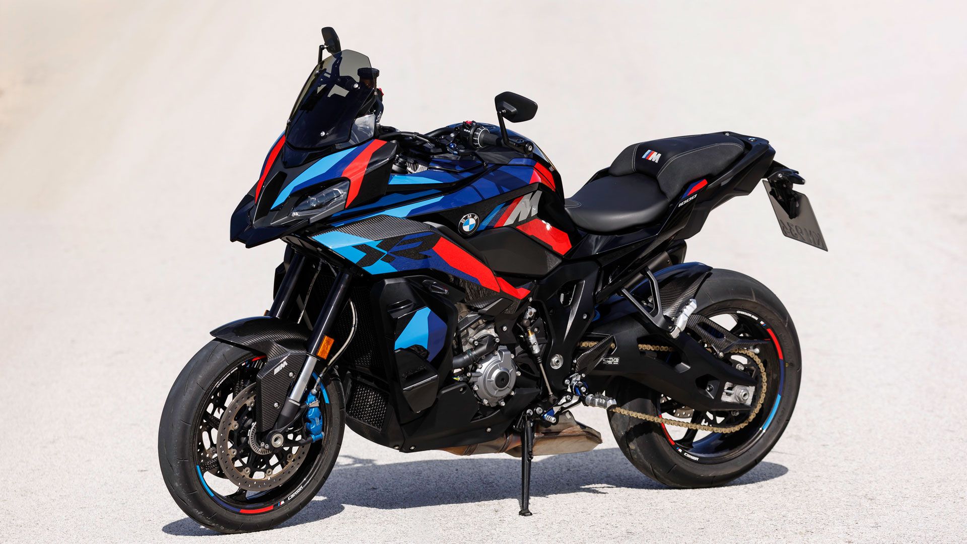 BMW M 1000 XR 2024 Estatica (8)