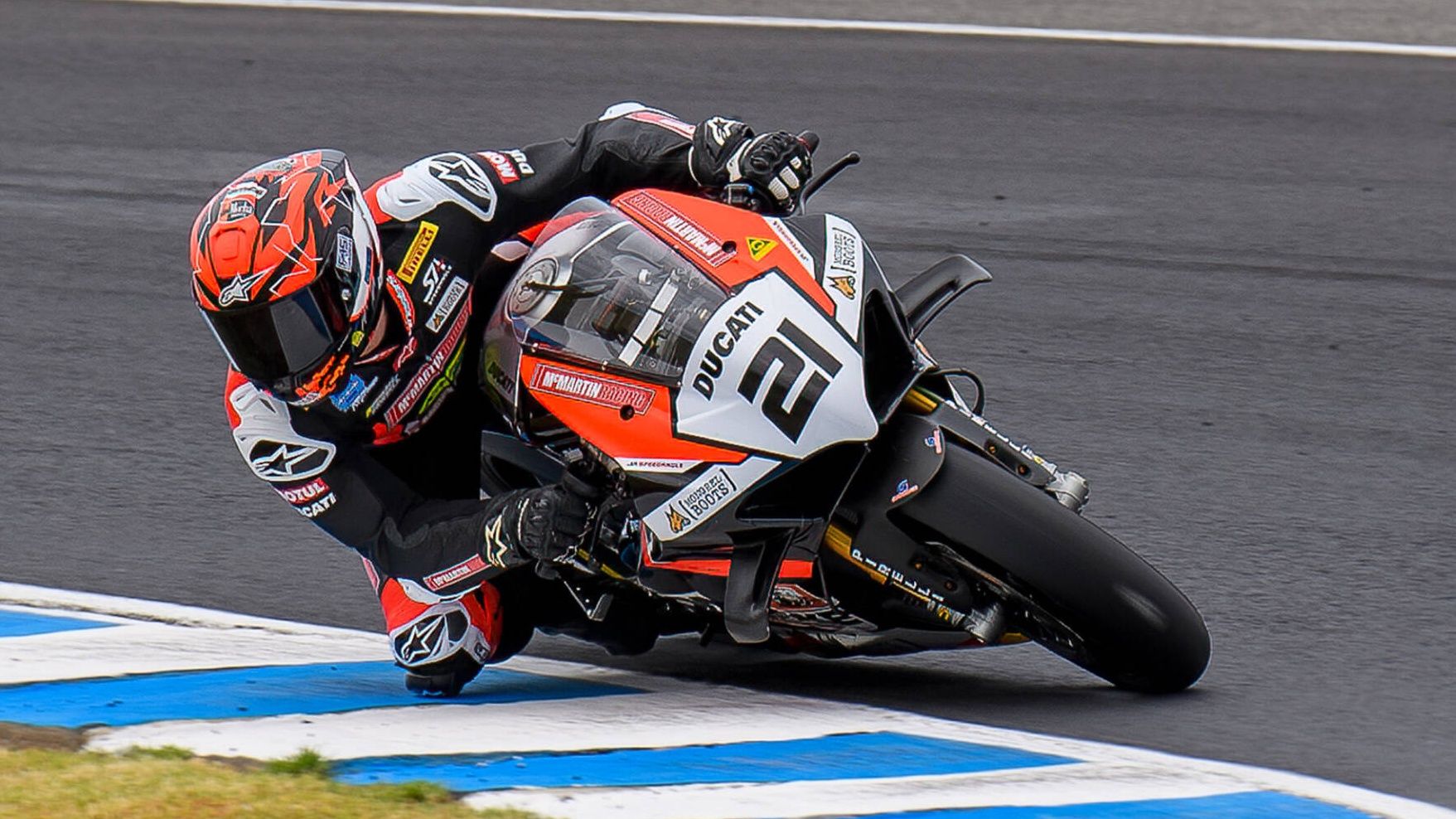 Josh Waters no ha tenido rival en la cita inaugural del ASBK 2024 en Phillip Island