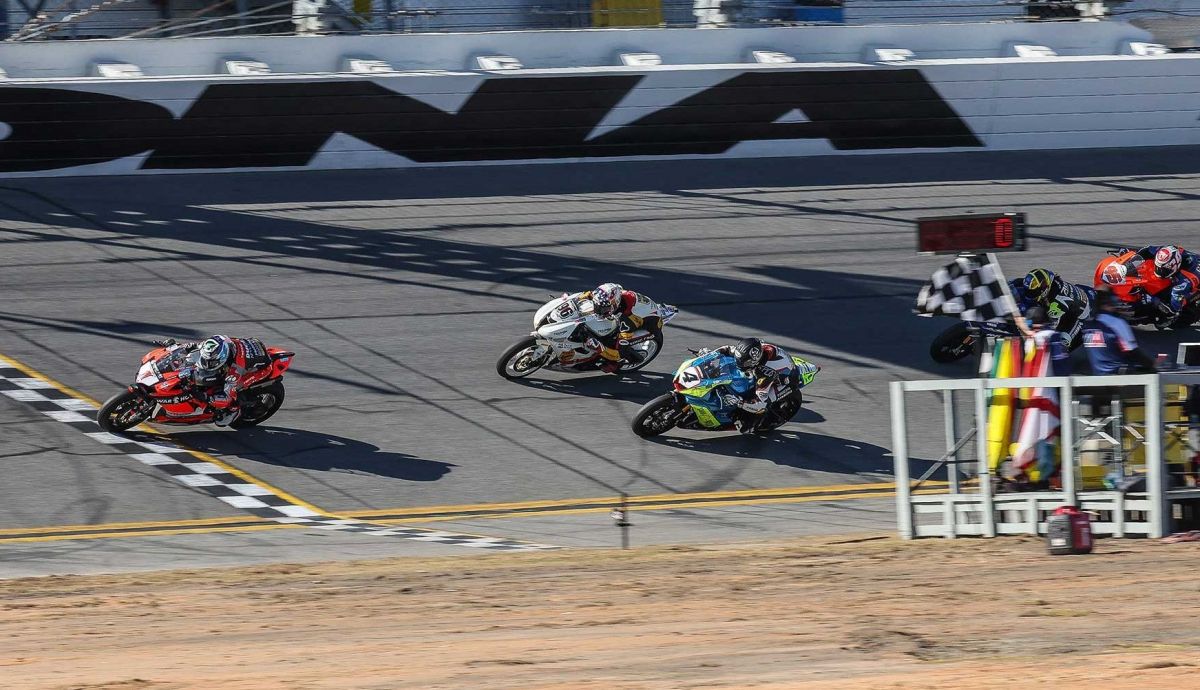 Josh Herrin se impone en la Daytona 200 2023 ante Brandon Paasch y Josh Hayes Josh Herrin se impone en la Daytona 200 2023 ante Brandon Paasch y Josh Hayes