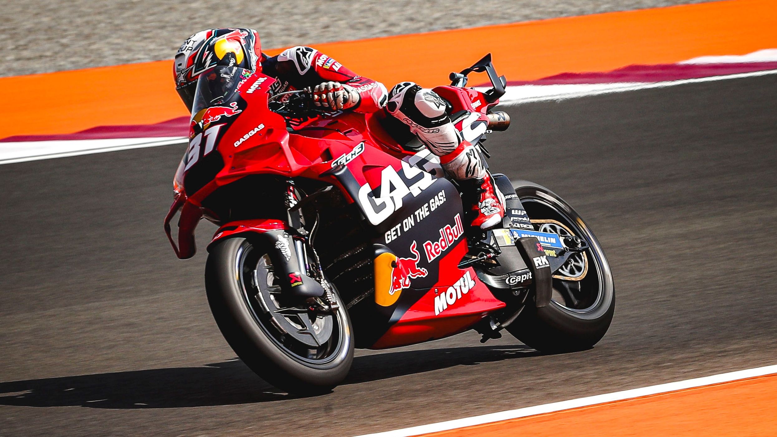 Pedro Acosta durante el Sprint del GP de Qatar de MotoGP 2024