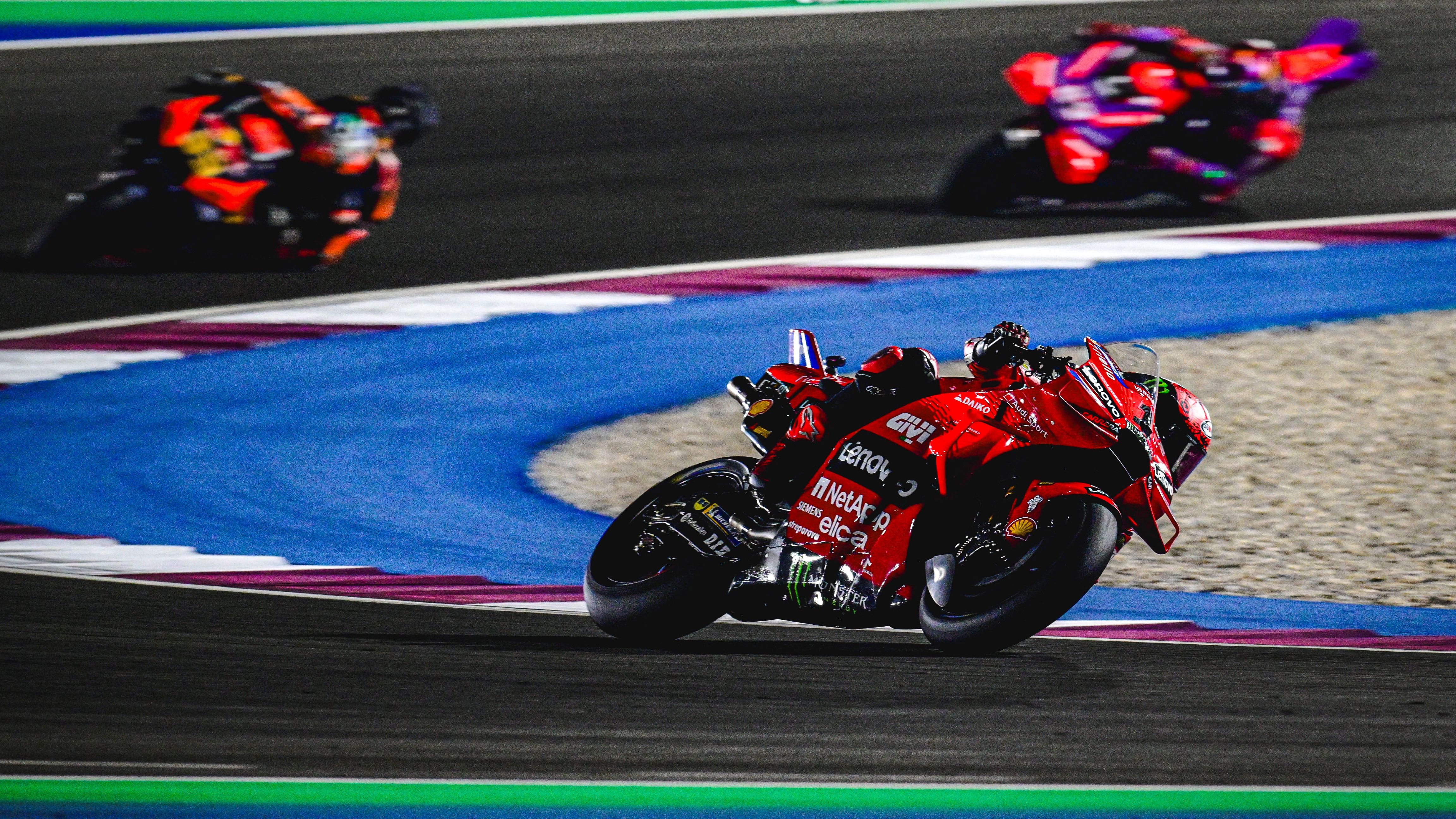 Pecco Bagnaia se escapa de Brad Binder y Jorge Martín para ganar en Qatar