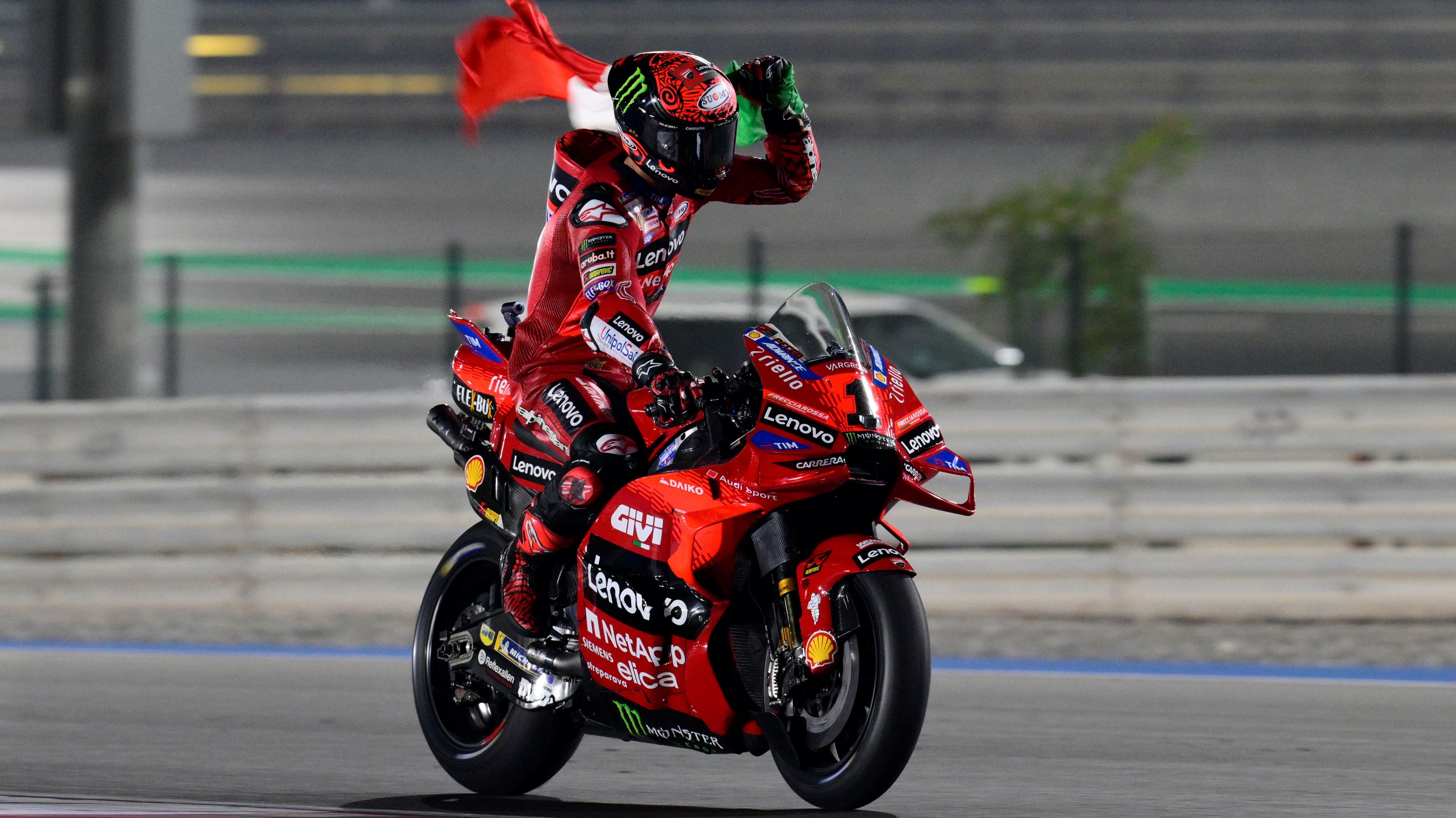 Pecco Bagnaia celebra su victoria en el GP de Qatar