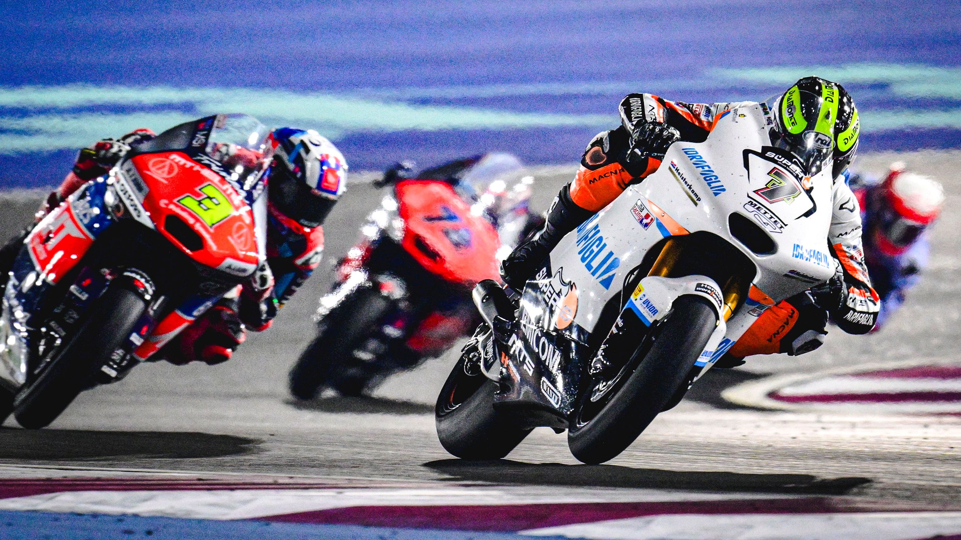 Barry Baltus seguido por Sergio García y Ai Ogura, Moto2 Qatar 2024