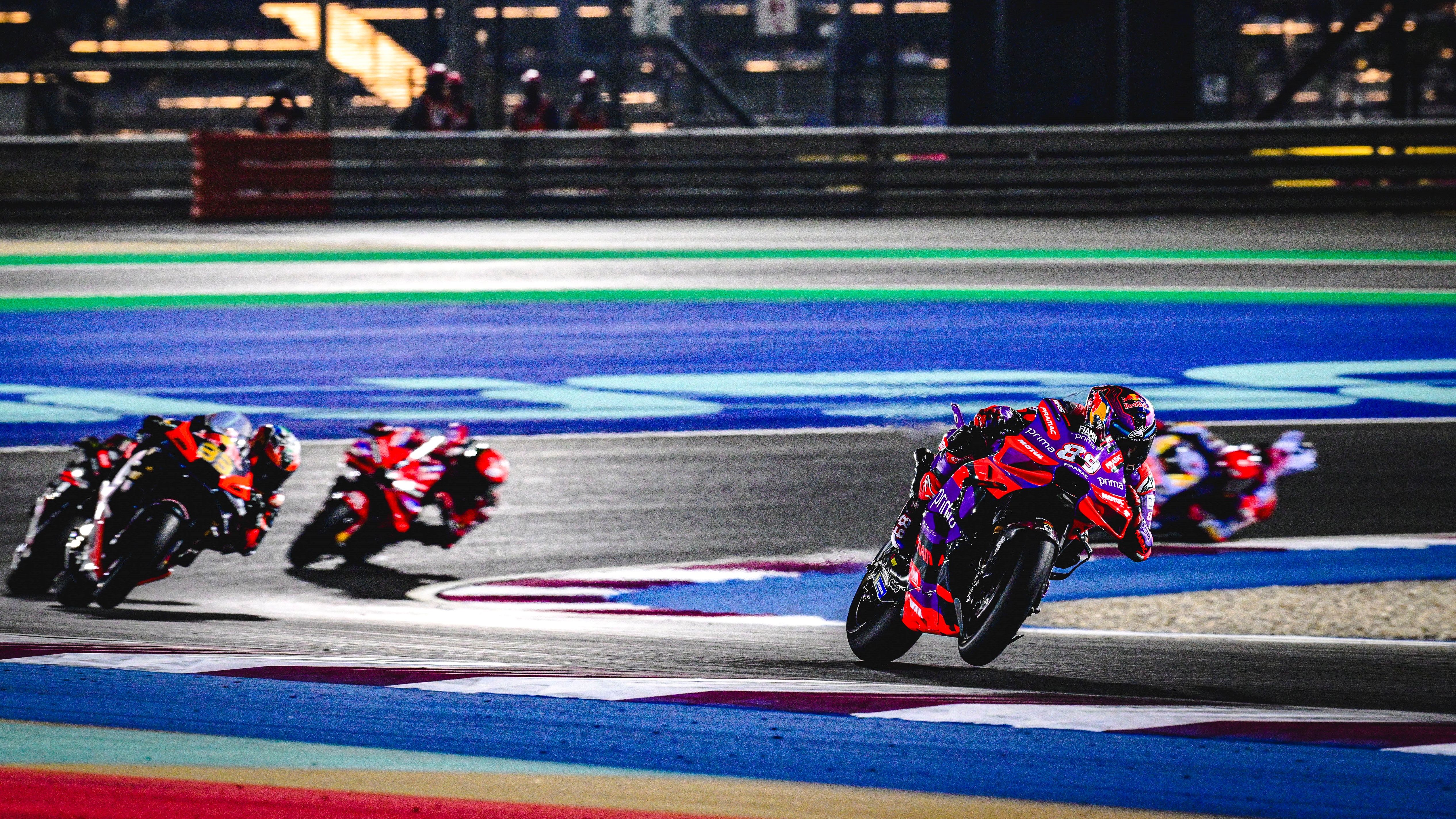 Jorge Martín se escapa de Brad Binder, Aleix Espargaró y Pecco Bagnaia, MotoGP Qatar 2024