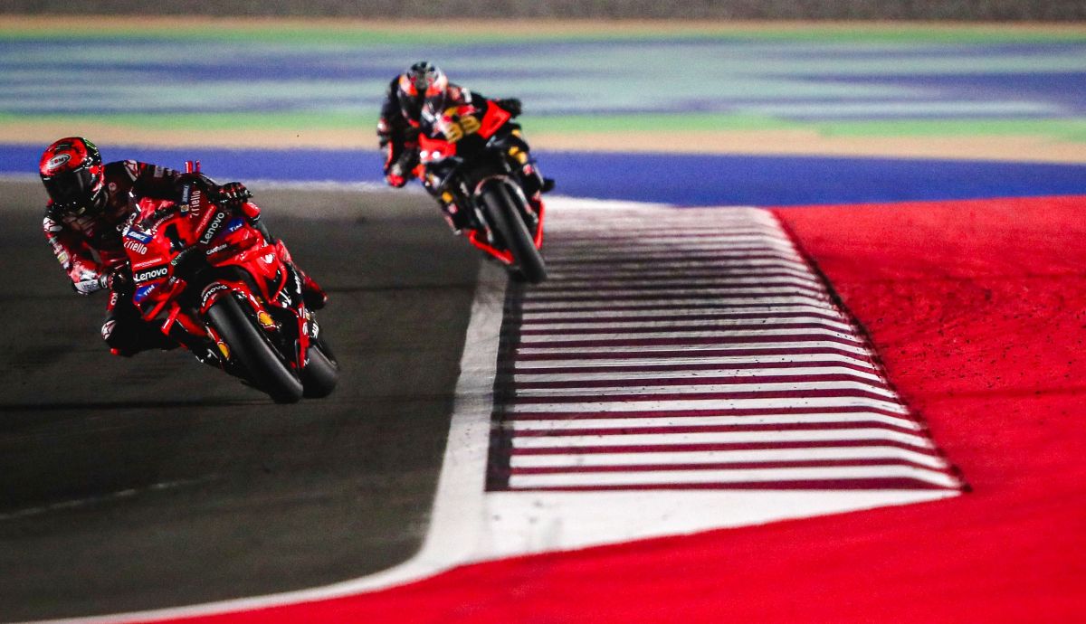 Pecco Bagnaia abre hueco con Brad Binder, MotoGP Qatar 2024 Pecco Bagnaia abre hueco con Brad Binder, MotoGP Qatar 2024