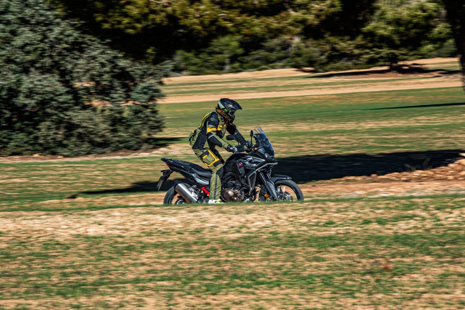 Honda CRF1100L Africa Twin 2024 Accion