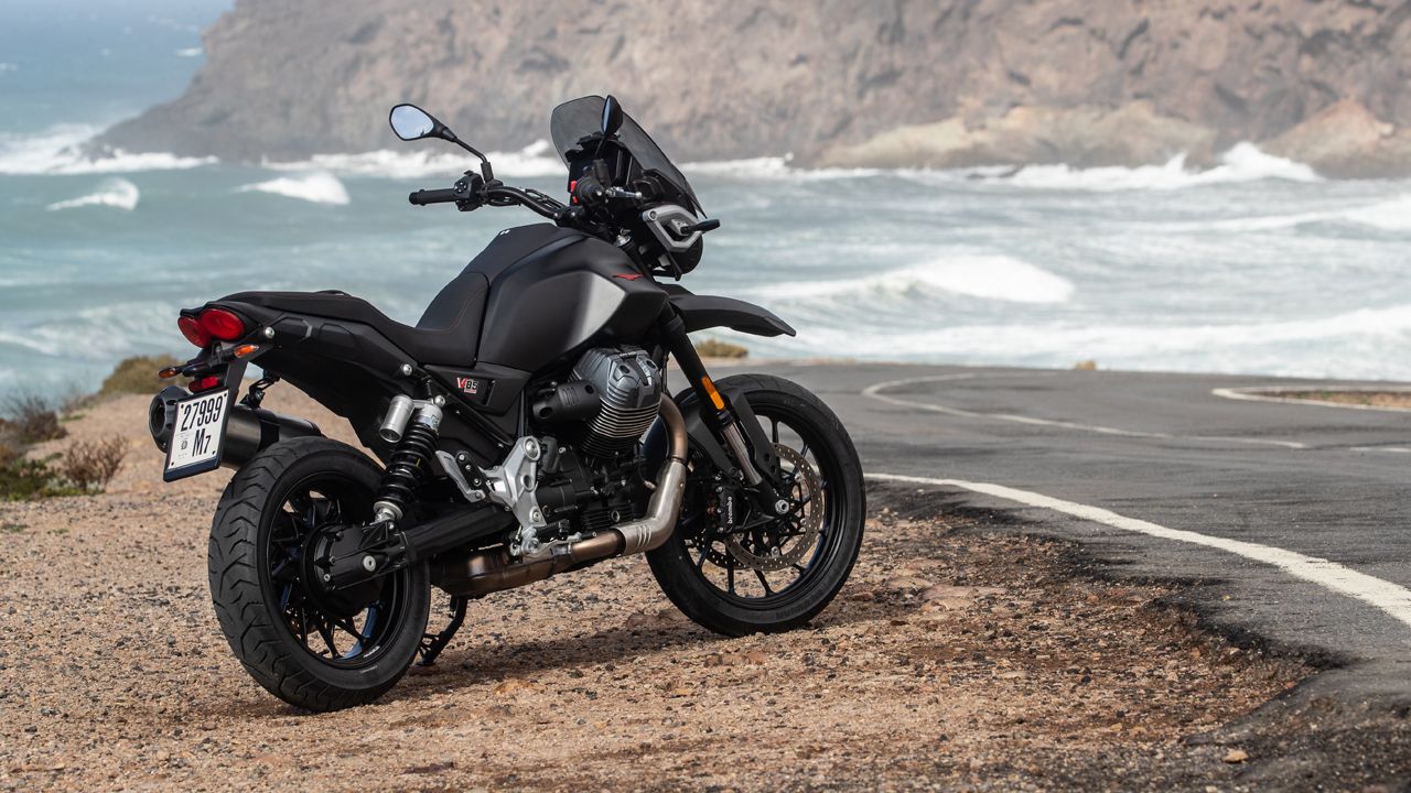 Moto Guzzi V85 Strada 2024