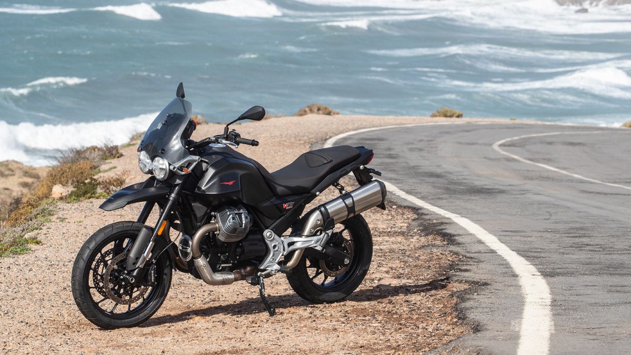 Moto Guzzi V85 Strada 2024