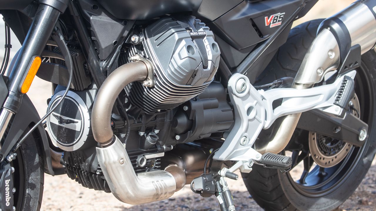 Moto Guzzi V85 Strada 2024