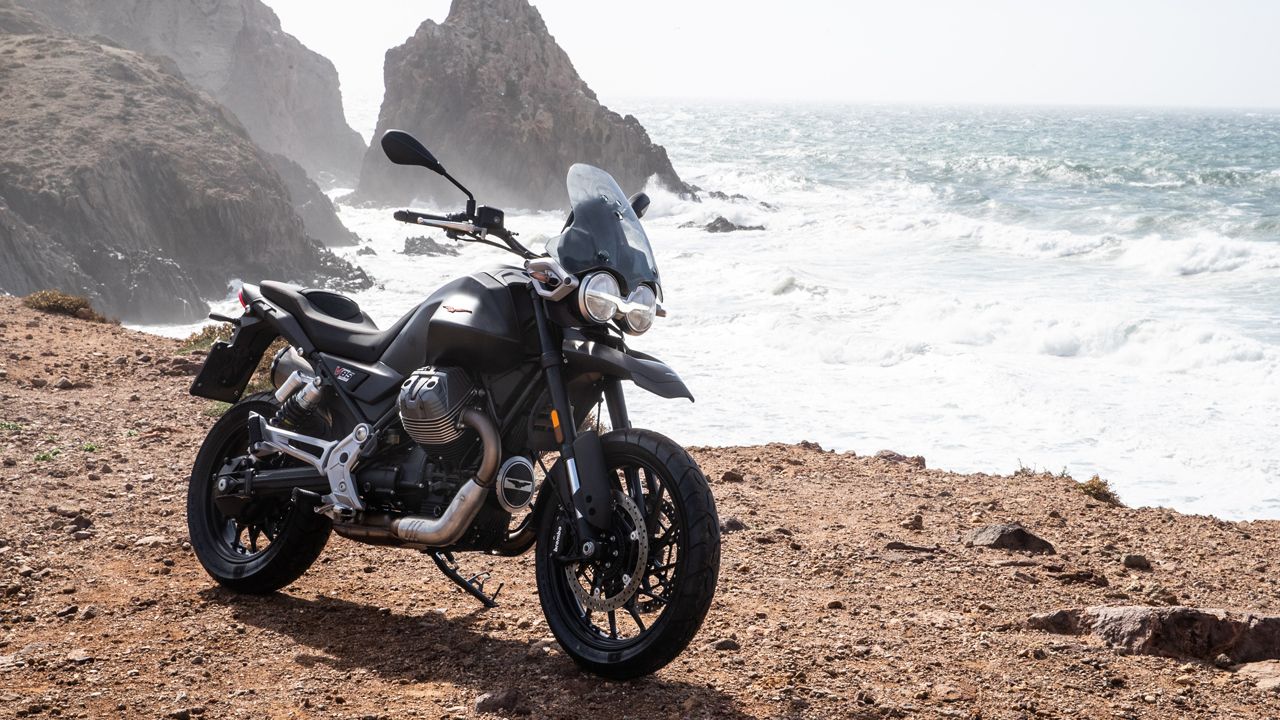 Moto Guzzi V85 Strada 2024